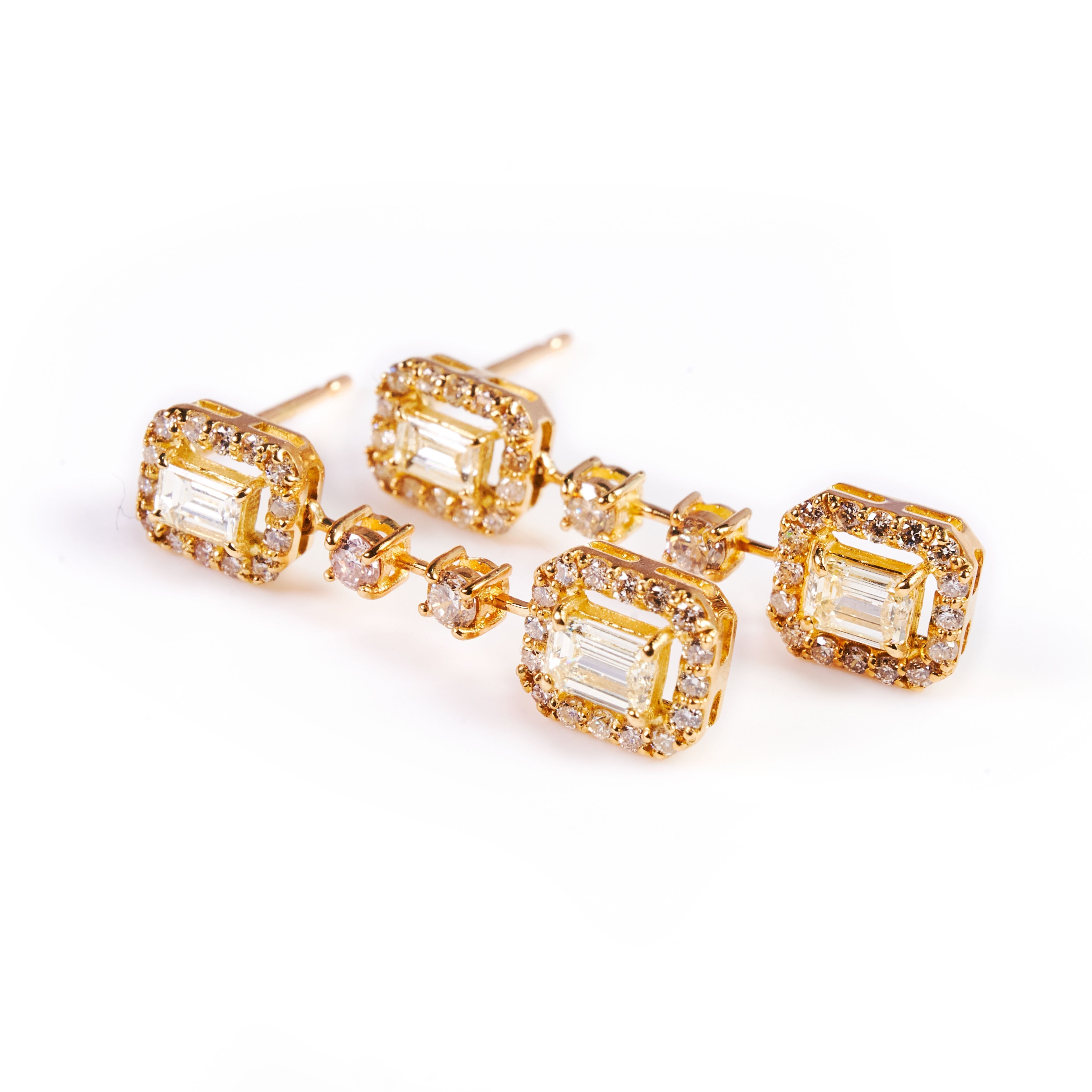 EM×EM 揺れるピアス|A Jewelry Box 公式通販サイト