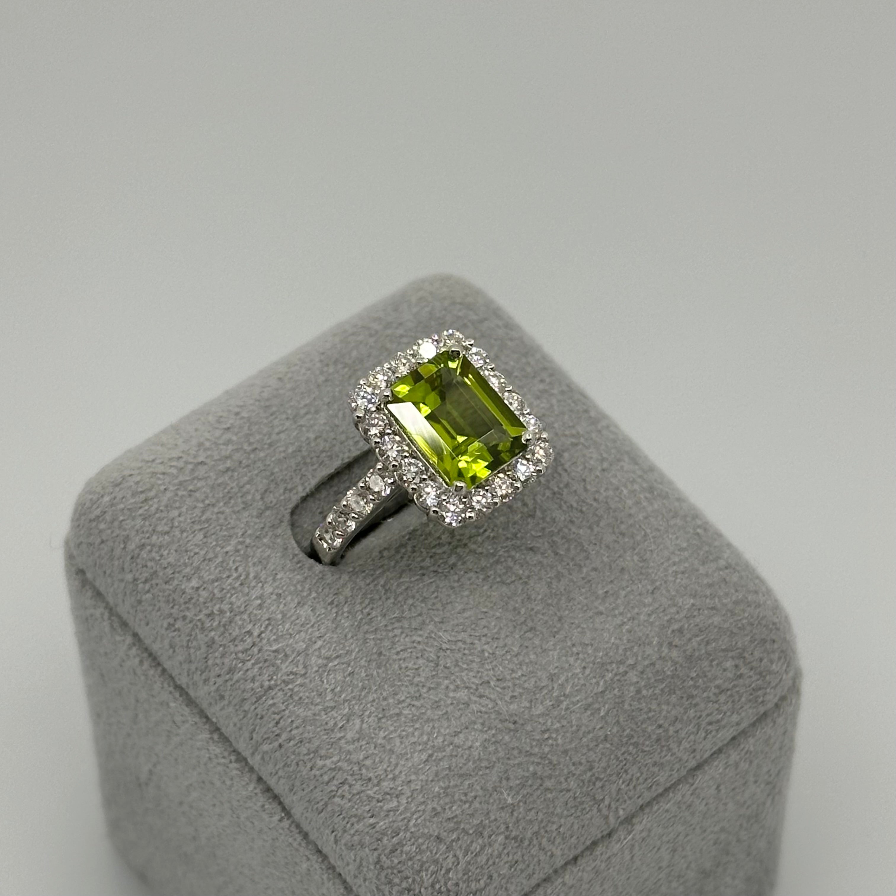 【チュチュの音色】リング ペリドット 中石3ct前後 SQ|A Jewelry Box 公式通販サイト