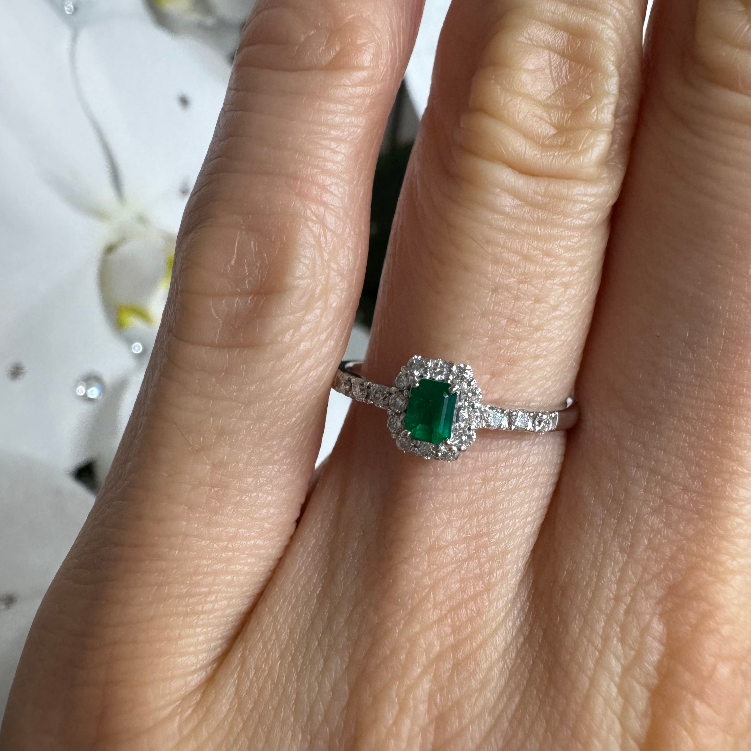 エメラルド 中石0.17CT前後 EM リング〜綺麗なエメラルド|A Jewelry Box 公式通販サイト