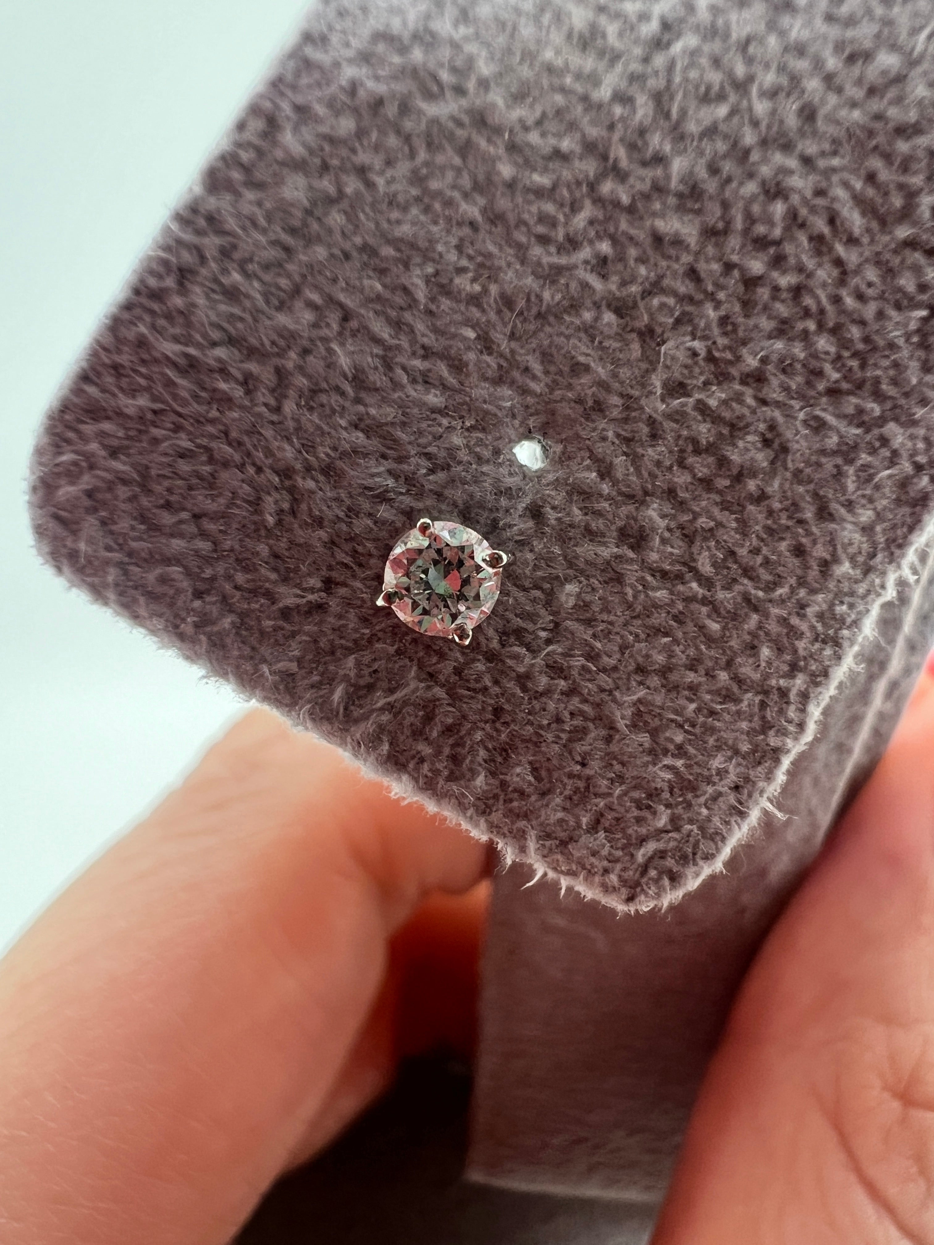 ポインター0.1ct ノーマールピアス|A Jewelry Box 公式通販サイト