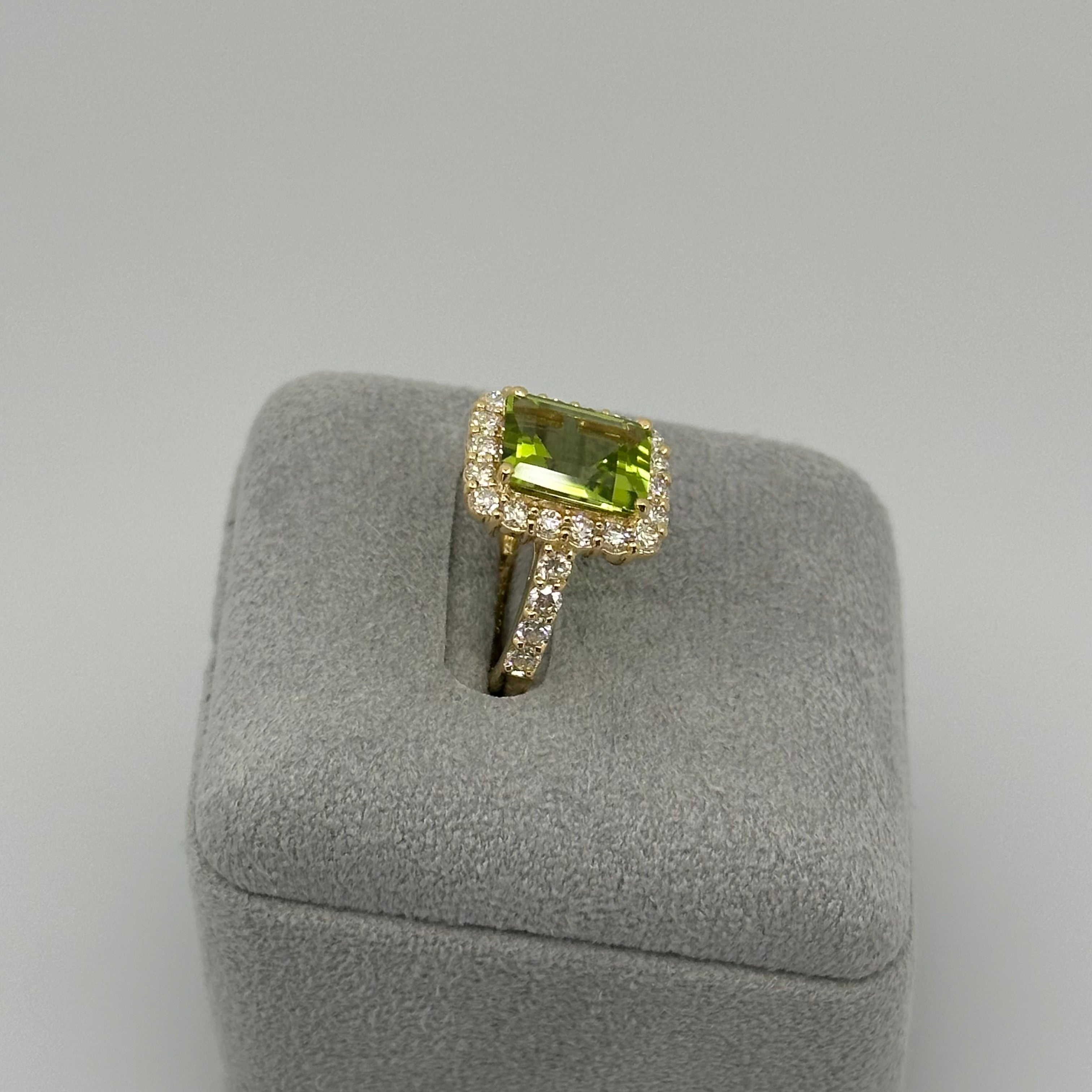 【チュチュの音色】リング ペリドット 中石3ct前後 SQ|A Jewelry Box 公式通販サイト