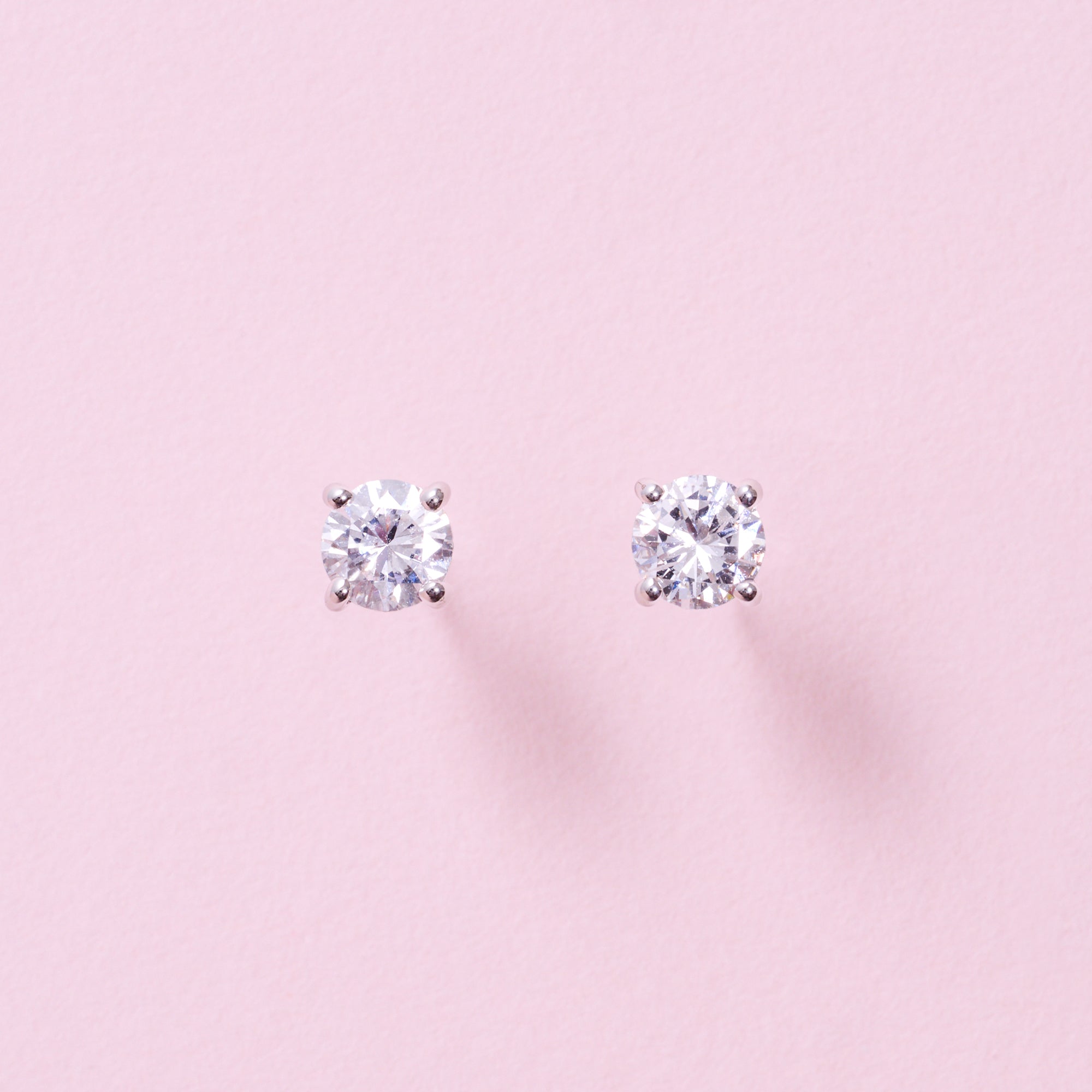 中石0.3CT ポインターシリーズ ノーマルピアス|A Jewelry Box 公式通販サイト