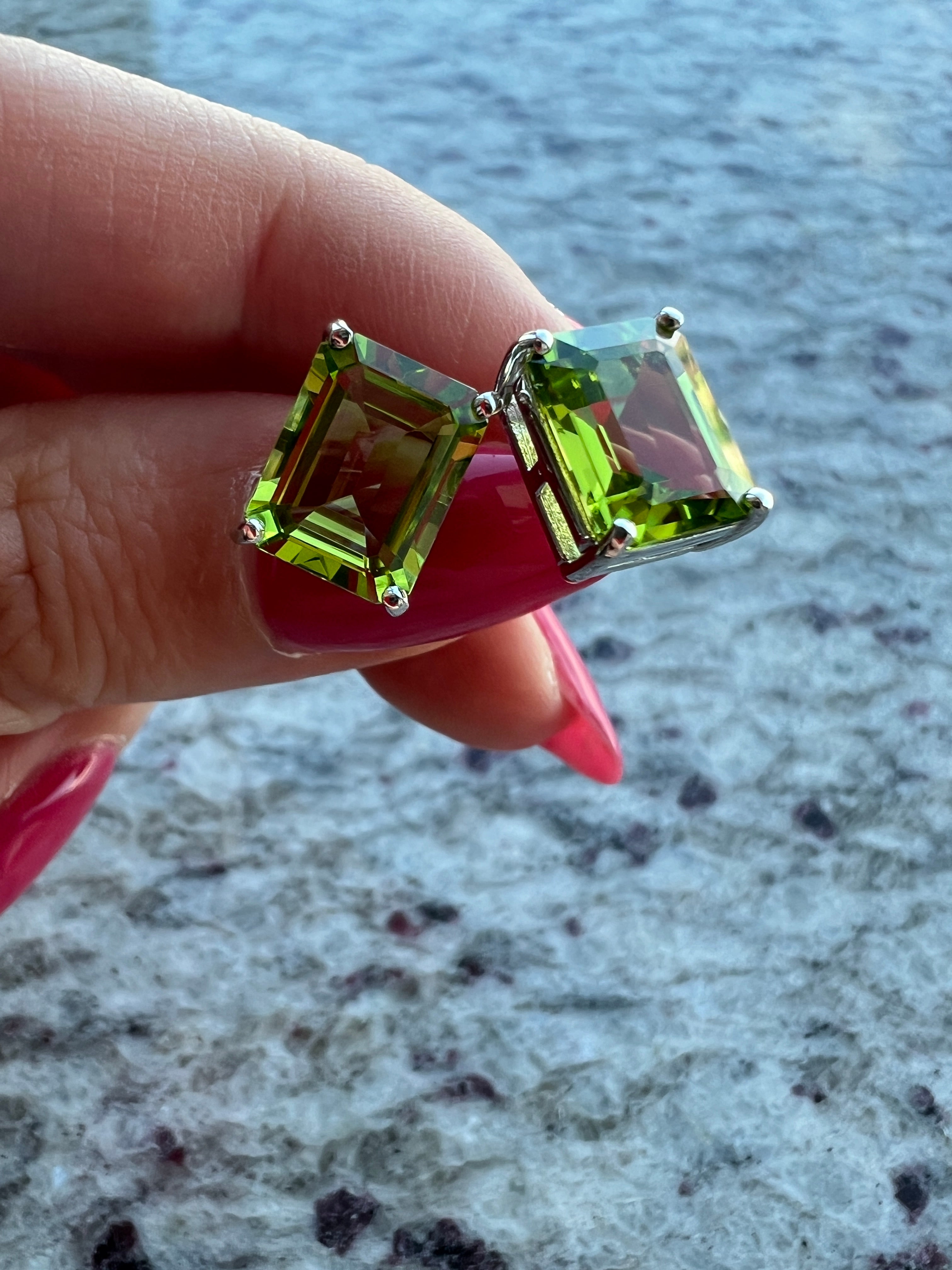 【フロリナ】ピアス ペリドット2ct前後×2 SQ|A Jewelry Box 公式通販サイト