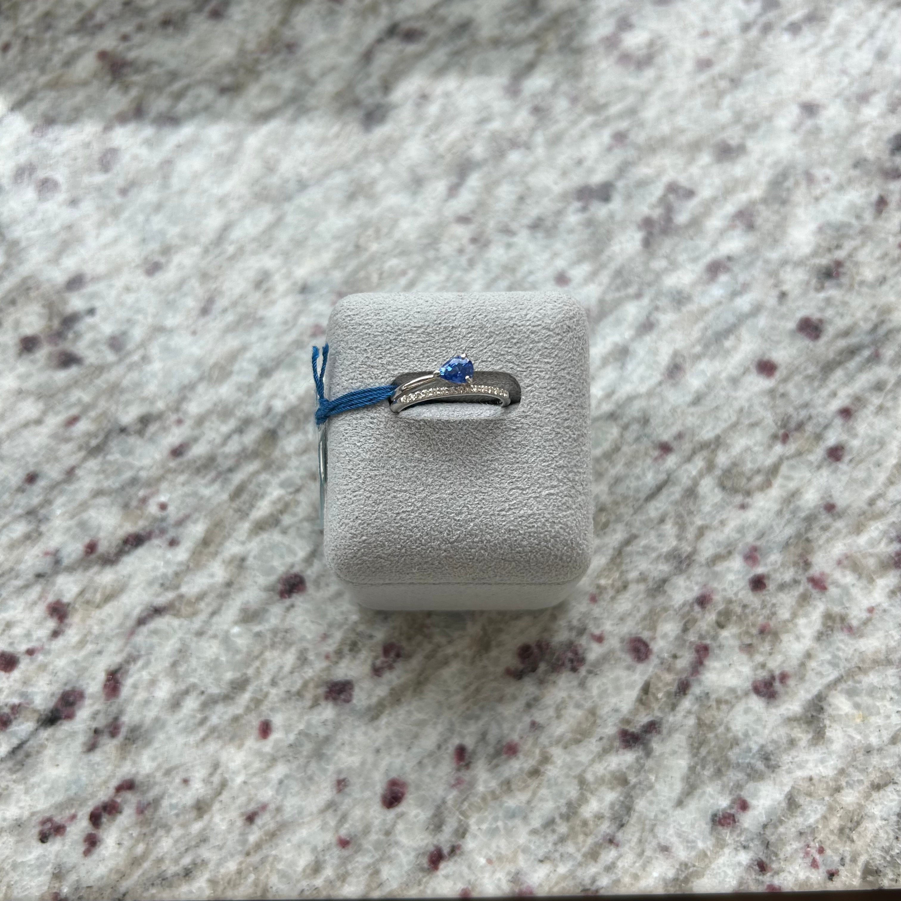 コーンフラワーサファイアリング中石0.49ct前後 PS PT〜NO HEATコーンフラワー AIGS|A Jewelry Box 公式通販サイト