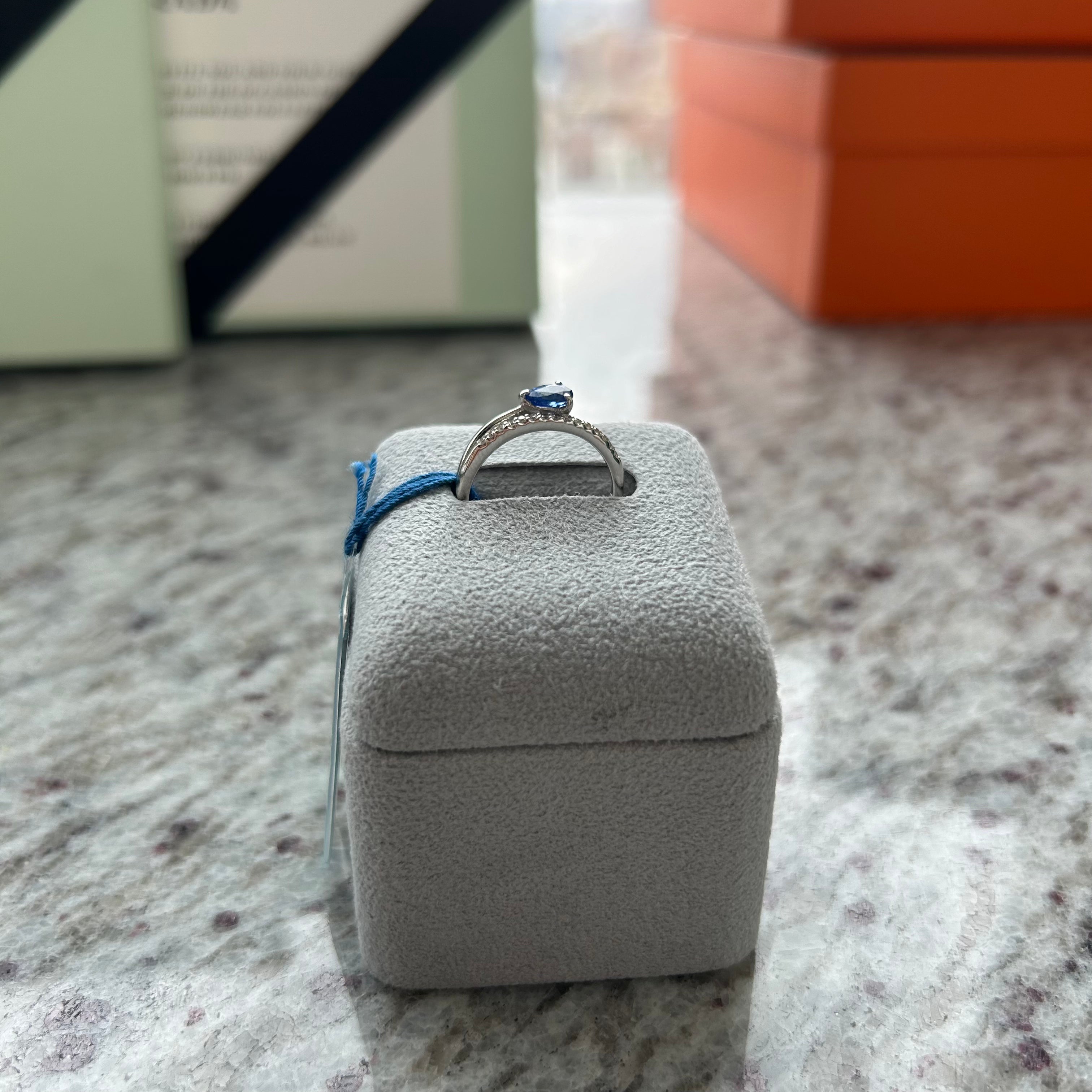 コーンフラワーサファイアリング中石0.49ct前後 PS PT〜NO HEATコーンフラワー AIGS|A Jewelry Box 公式通販サイト