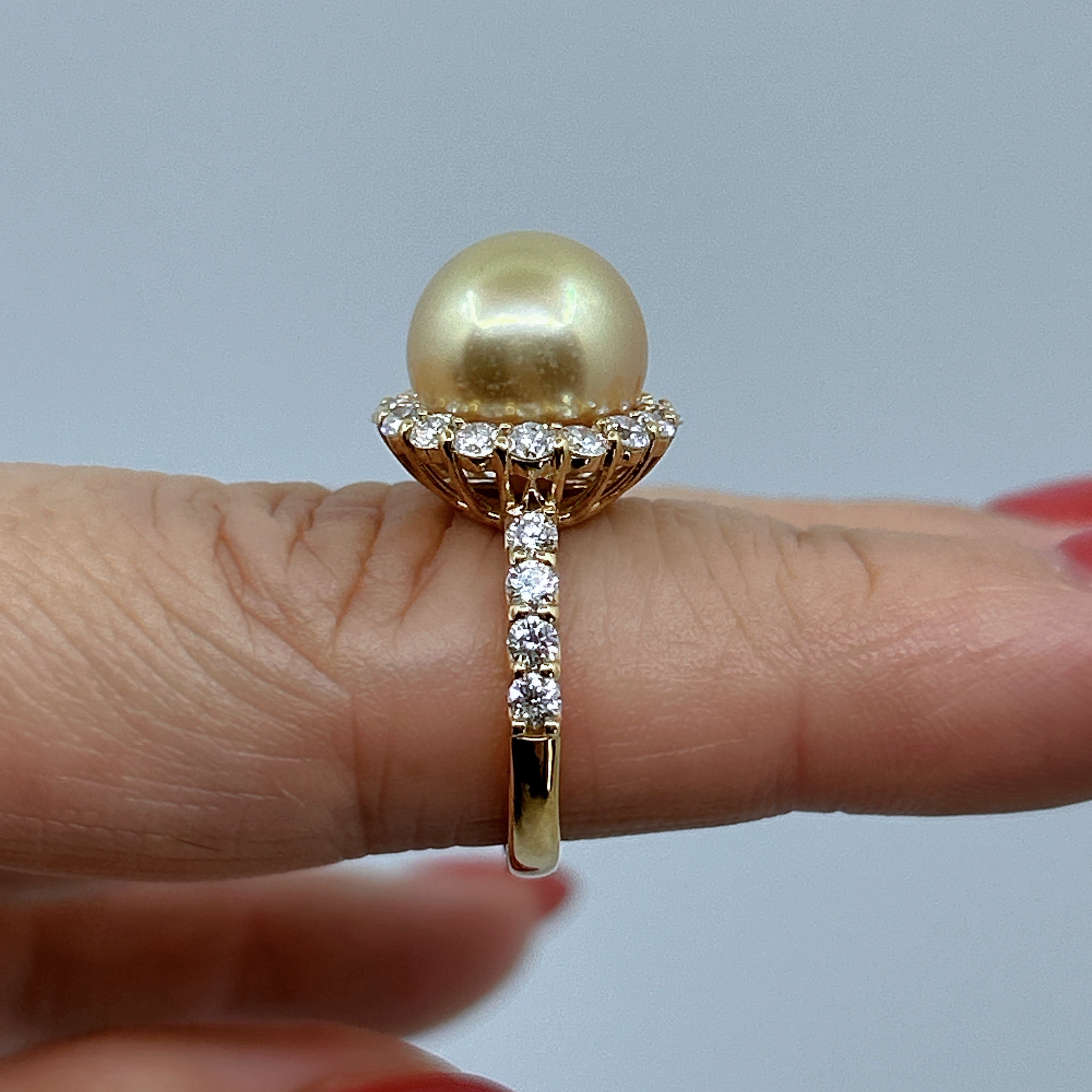 南洋真珠ゴールデン10mm キャサリン妃巻き K18YGリング|A Jewelry Box 公式通販サイト