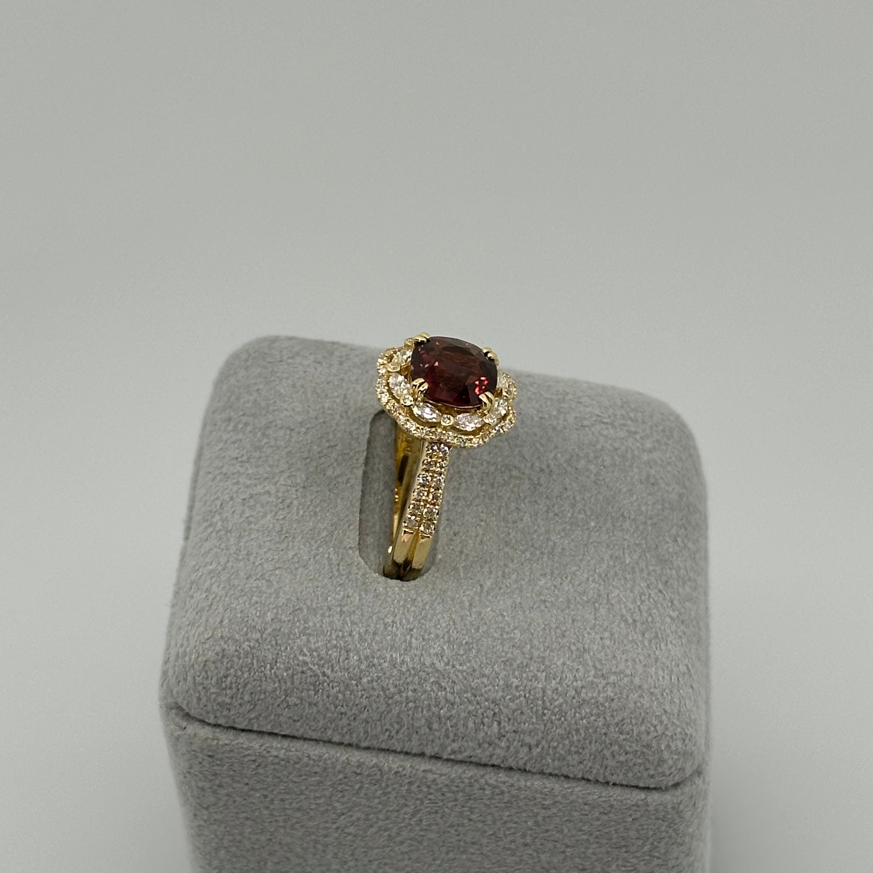 ［特別企画一点物/フルール］リング 幻クラスビルマ産ノーヒートレッドスピネル 2ct YG｜A Jewelry Box 公式通販サイト