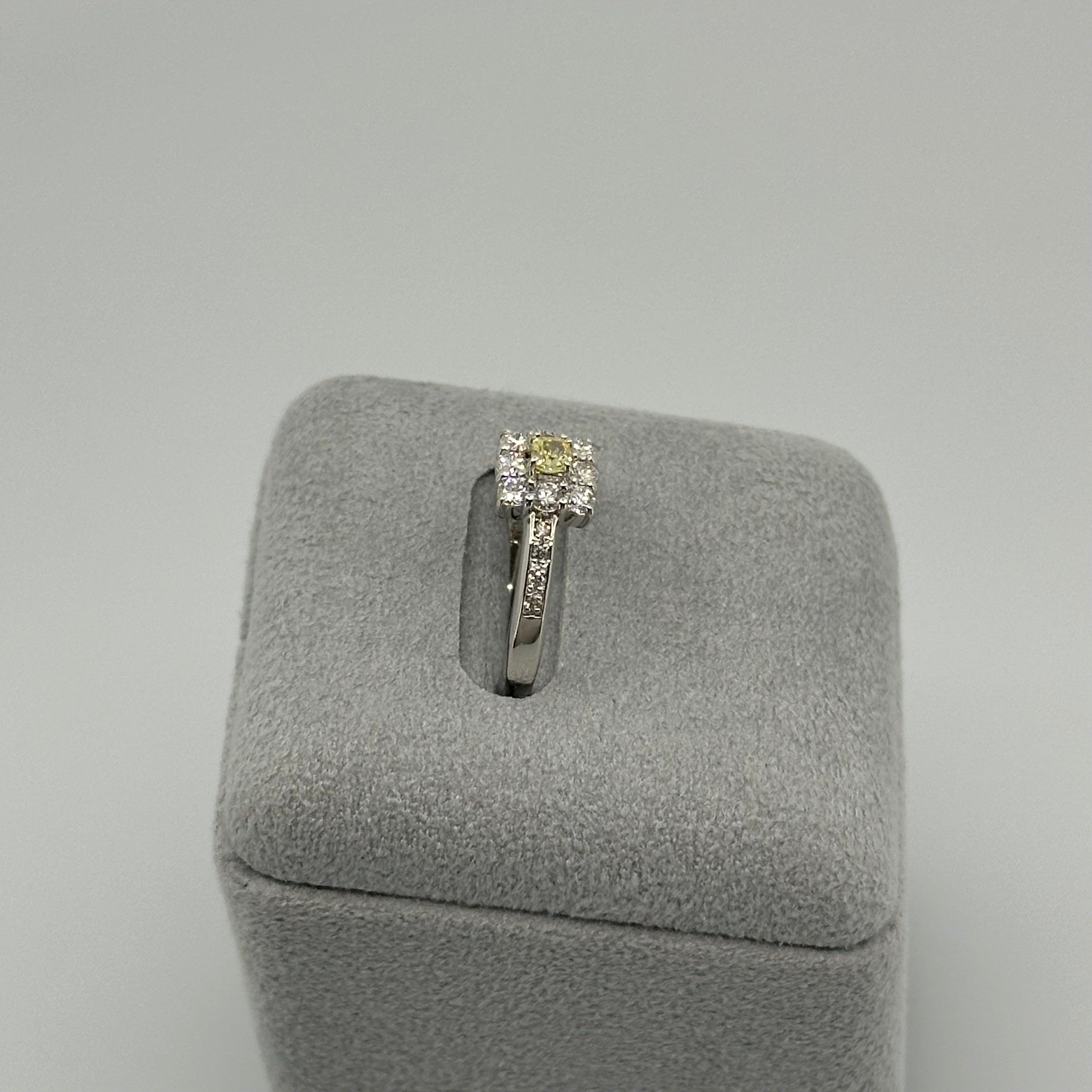 ［3本限定/ジョーヌの隣］リング ファンシーインテンスイエローダイヤ 0.12ct　PT｜A Jewelry Box 公式通販サイト