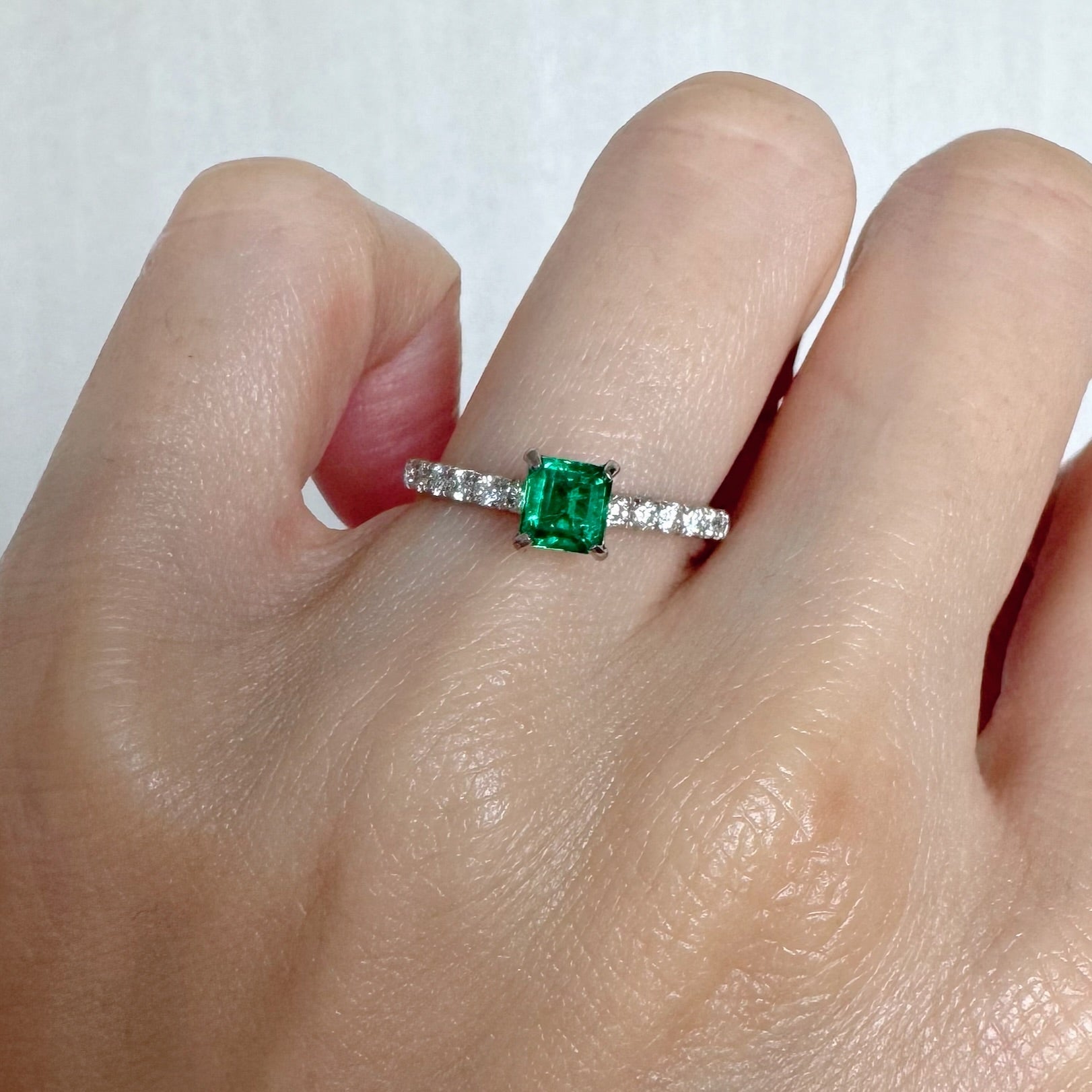 ［アルル］リング エメラルド 0.4ct SQ PT｜A Jewelry Box 公式通販サイト