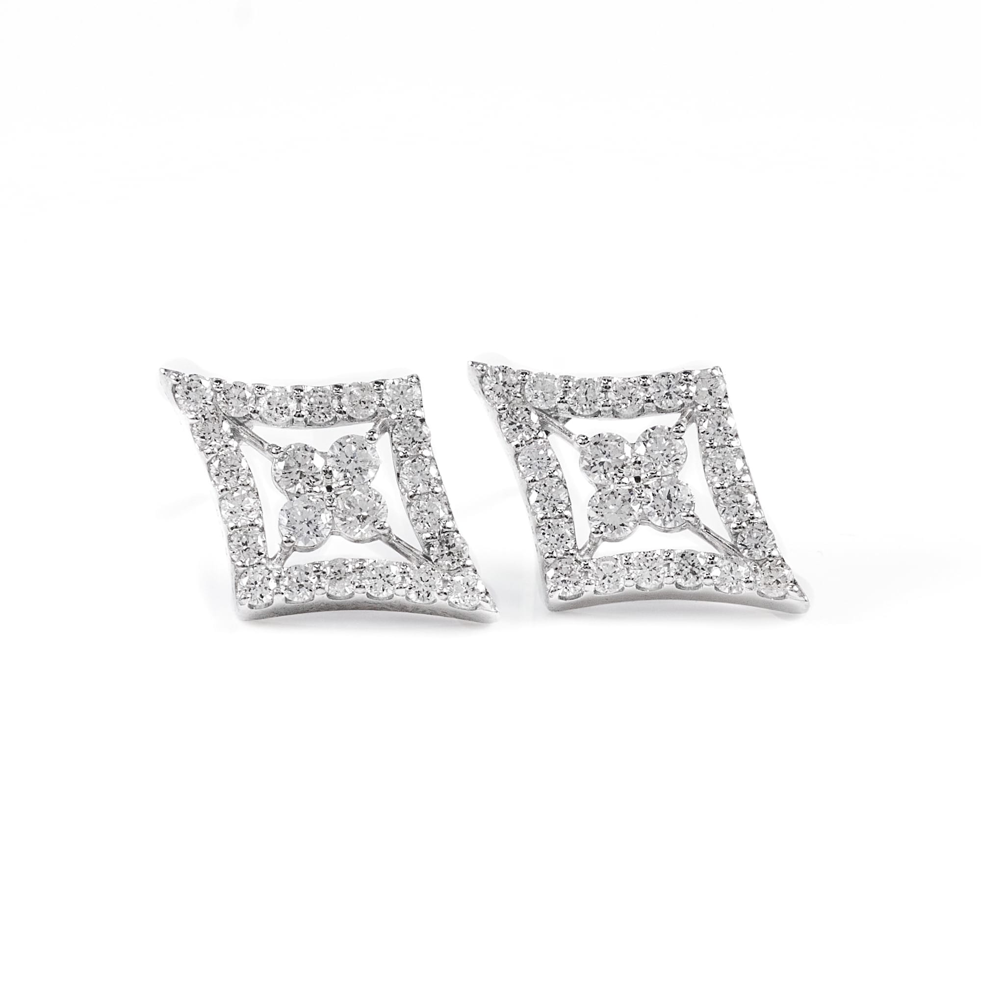 菱形ピアス　PT｜A Jewelry Box 公式通販サイト