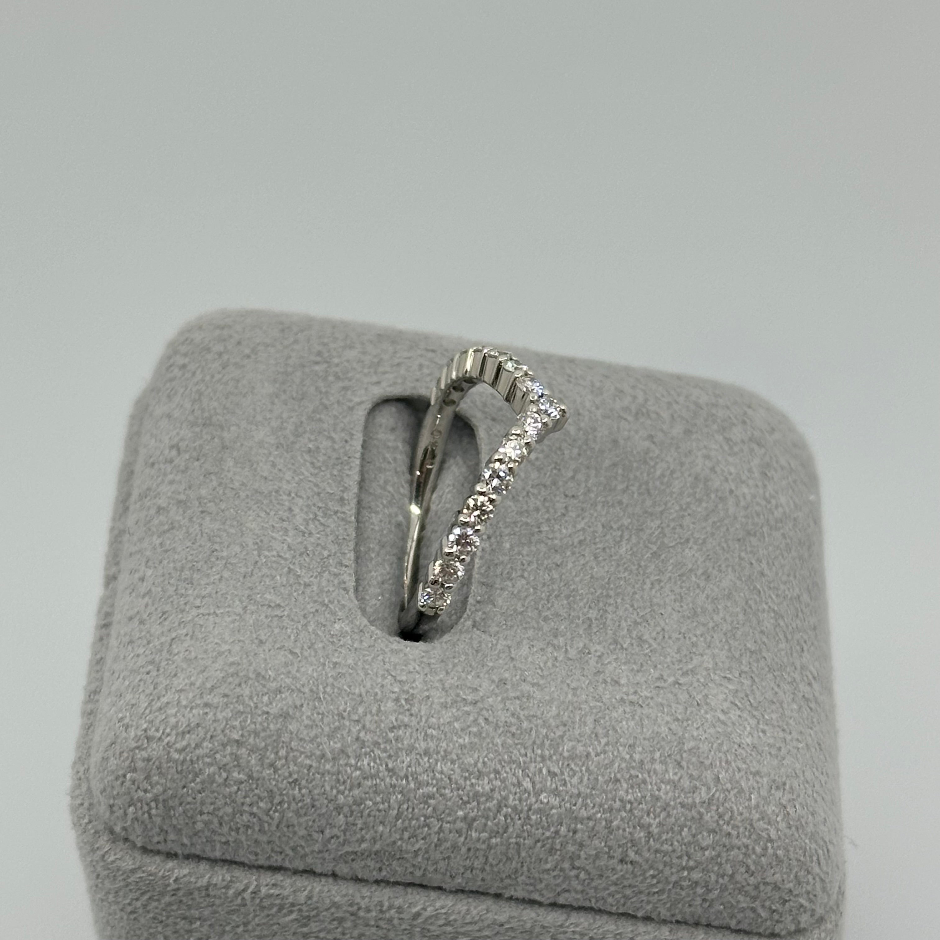 新作/エール］ダイヤモンドハーフエタニティリング | A Jewelry Box