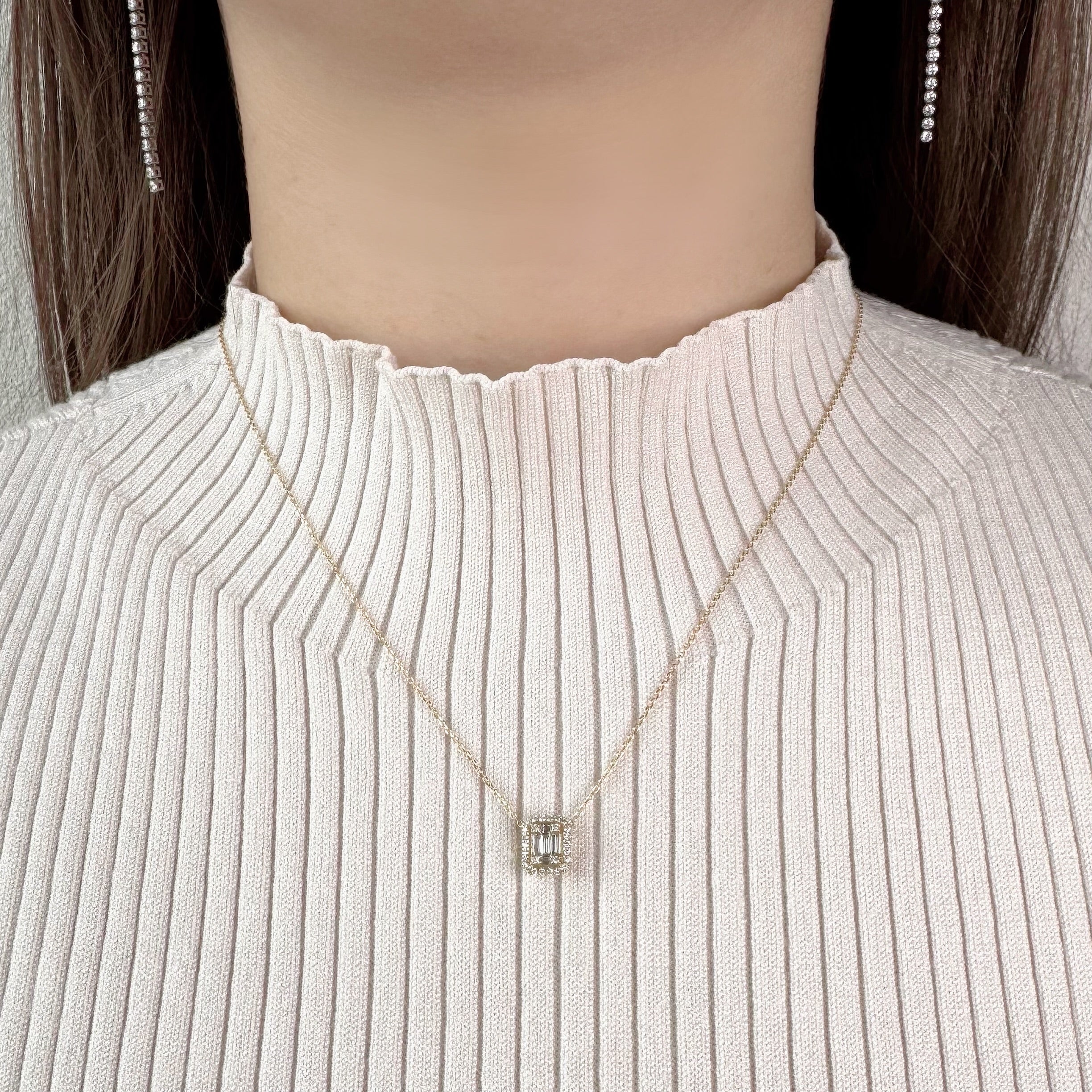 中国　白玉　ネックレス　骨董品　美術品 白ゆり一輪 NO.425（ガラス、とんぼ玉、一点物、伝統工芸