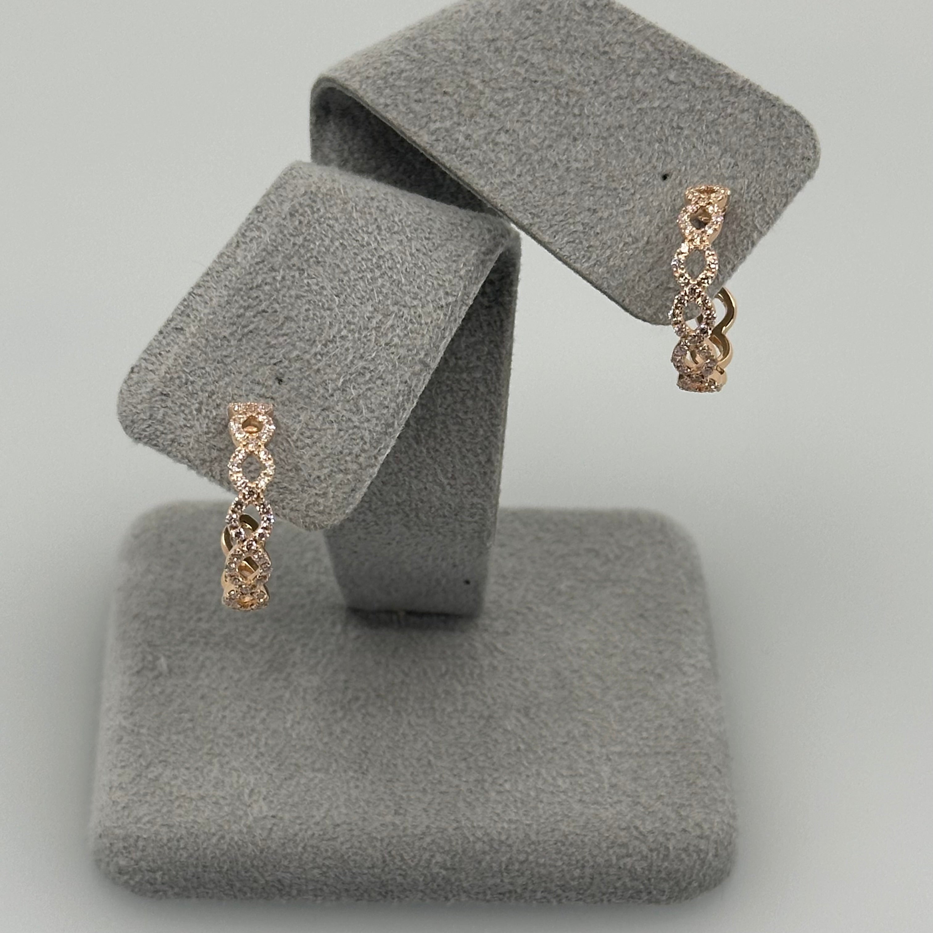 ［アポトラ ］　ピアス　ダイヤ　