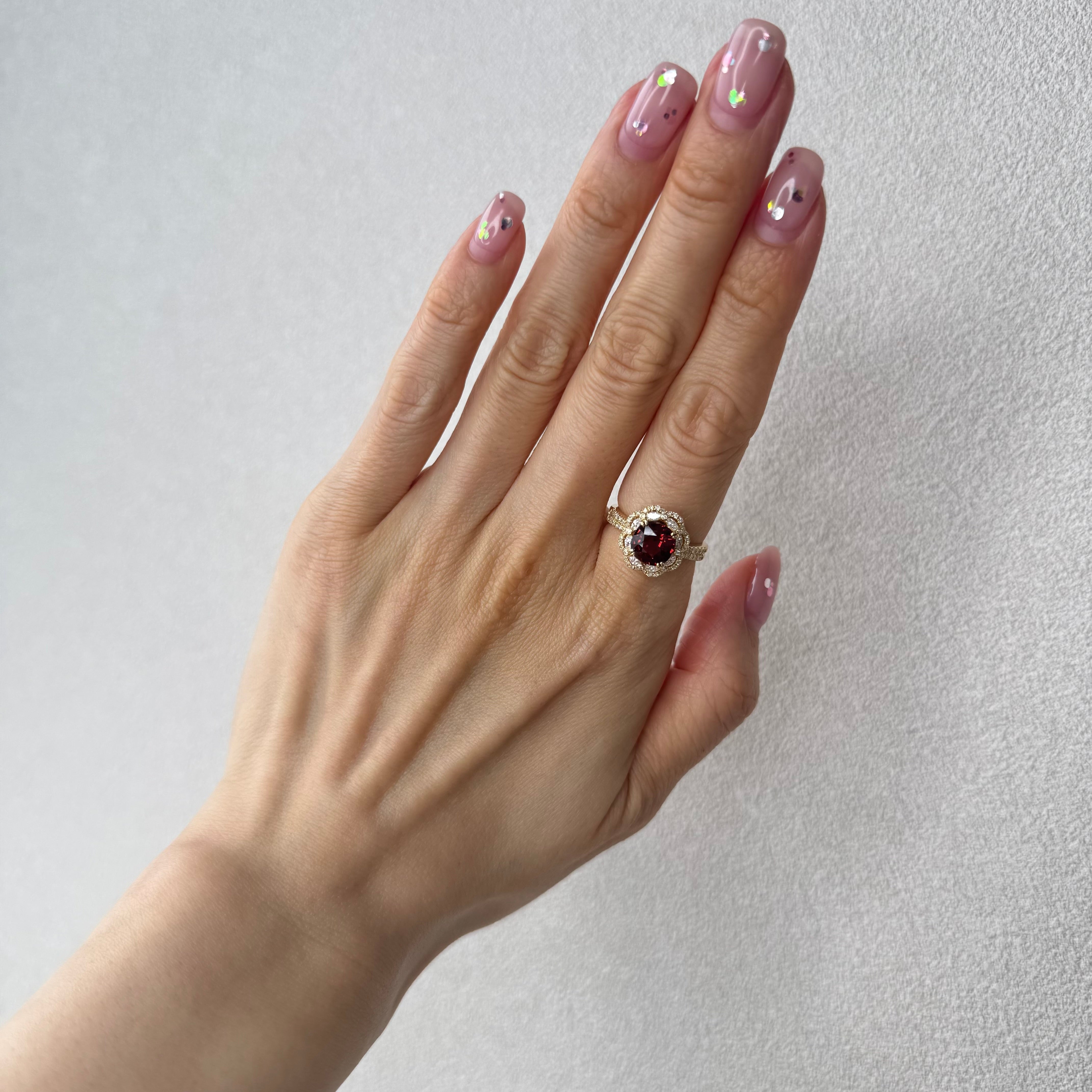 ［特別企画一点物/フルール］リング 幻クラスビルマ産ノーヒートレッドスピネル 2ct YG｜A Jewelry Box 公式通販サイト