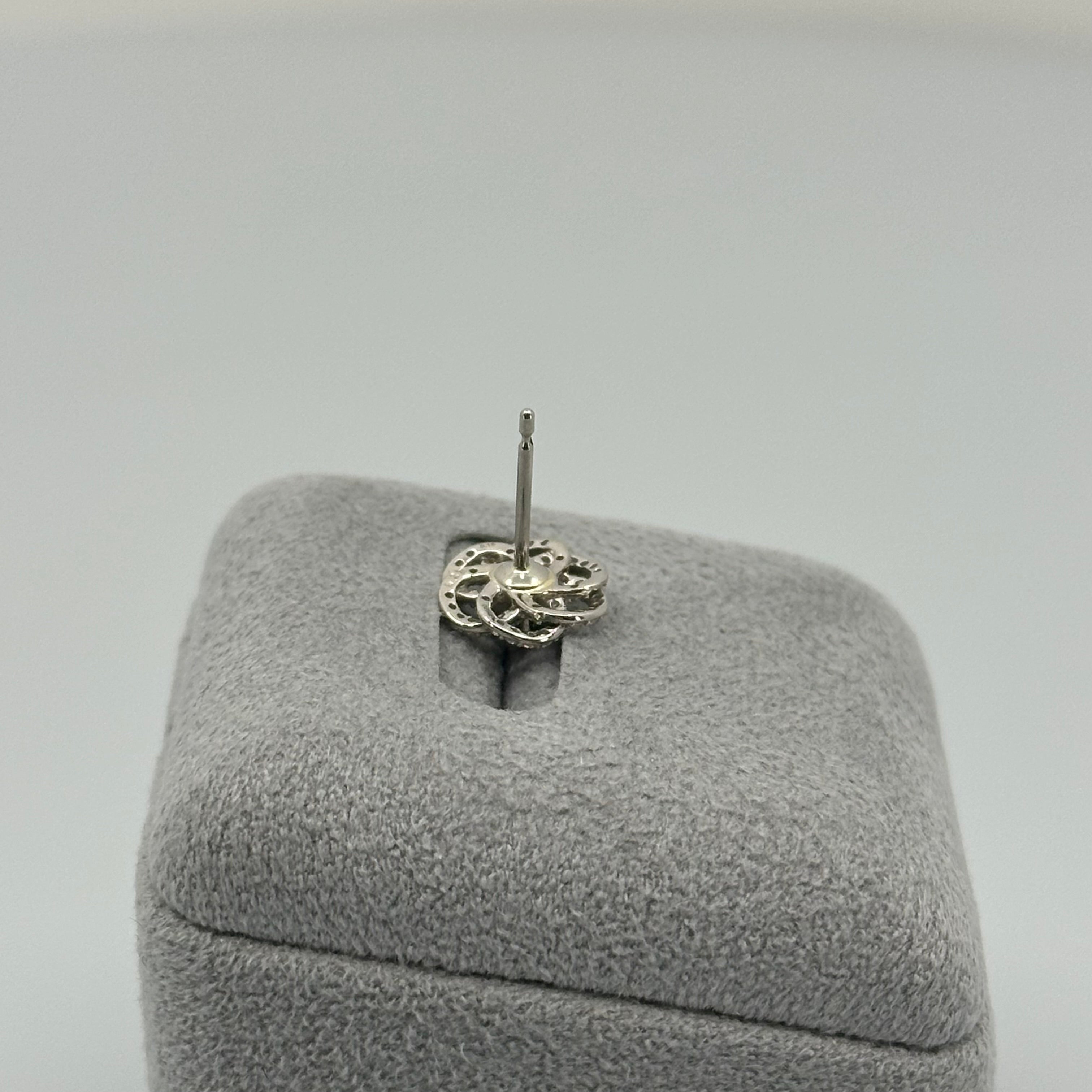 ［カメリアの🐢子ちゃん］ピアス| A Jewelry Box公式サイト