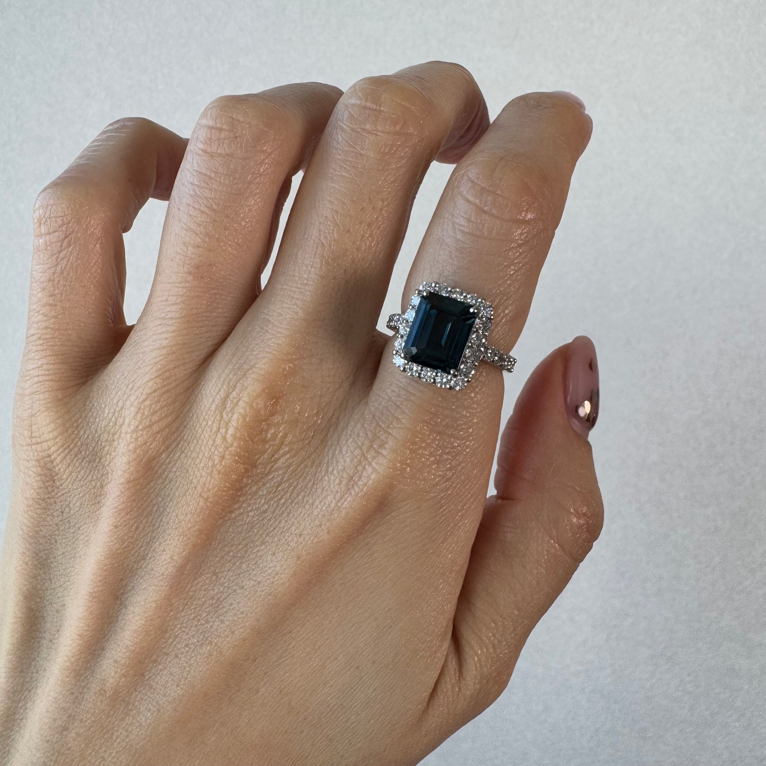 【オデットの羽飾り】リング ロンドンブルートパーズ 中石5ct前後 SQ｜A Jewelry Box 公式通販サイト