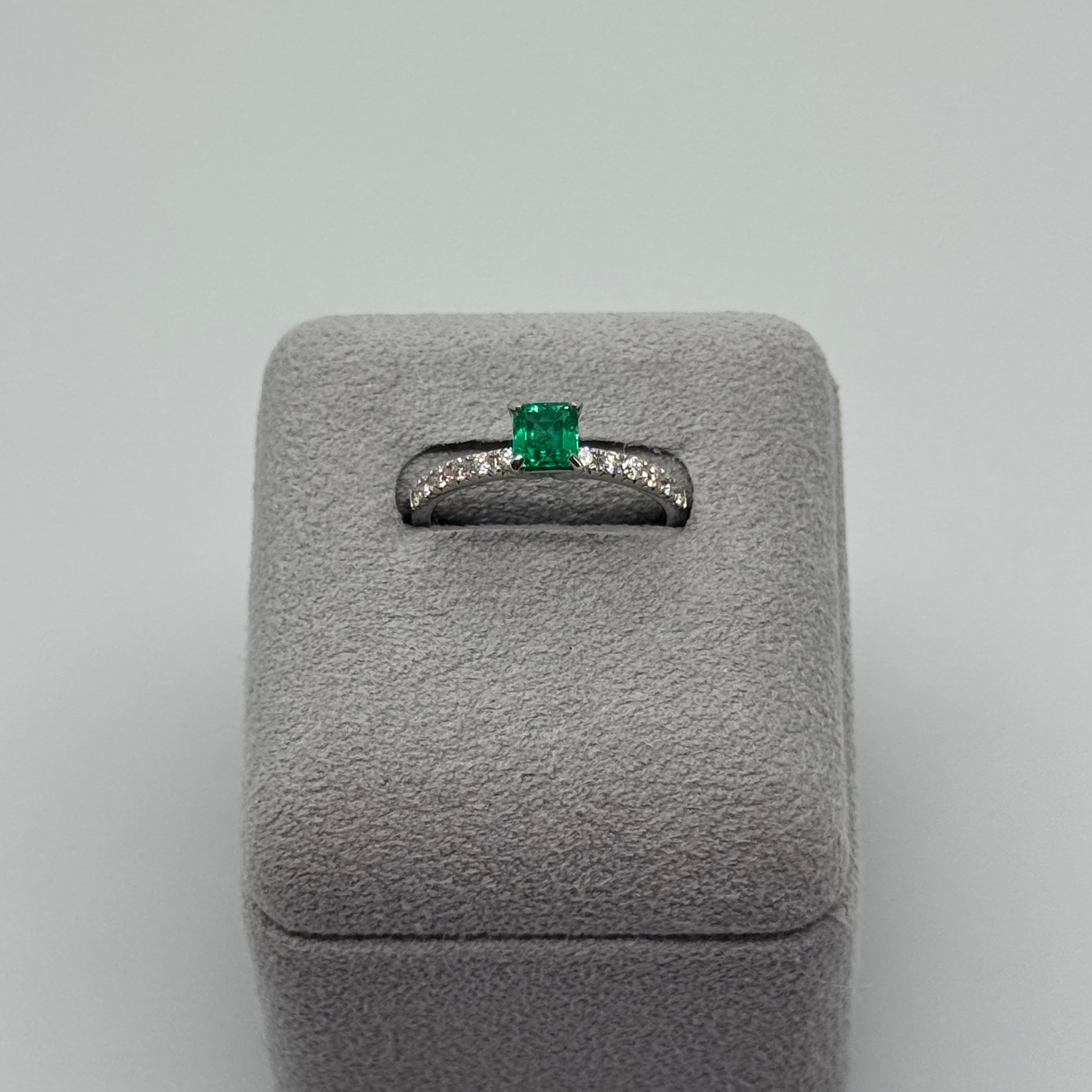 ［アルル］リング エメラルド 0.4ct SQ PT｜A Jewelry Box 公式通販サイト