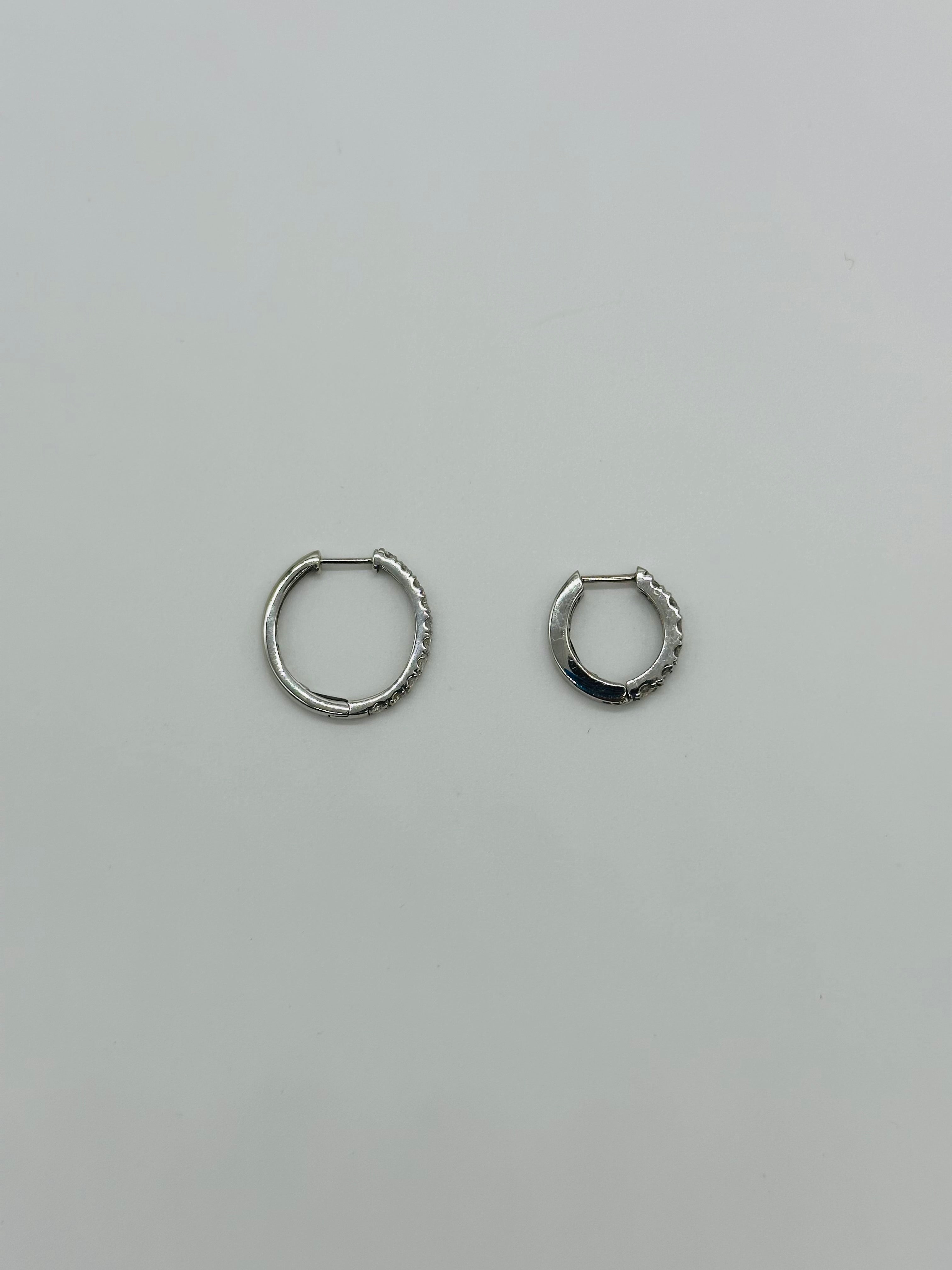N*2様 BURBERRYフープピアス 〖買われる方だけでお願いします