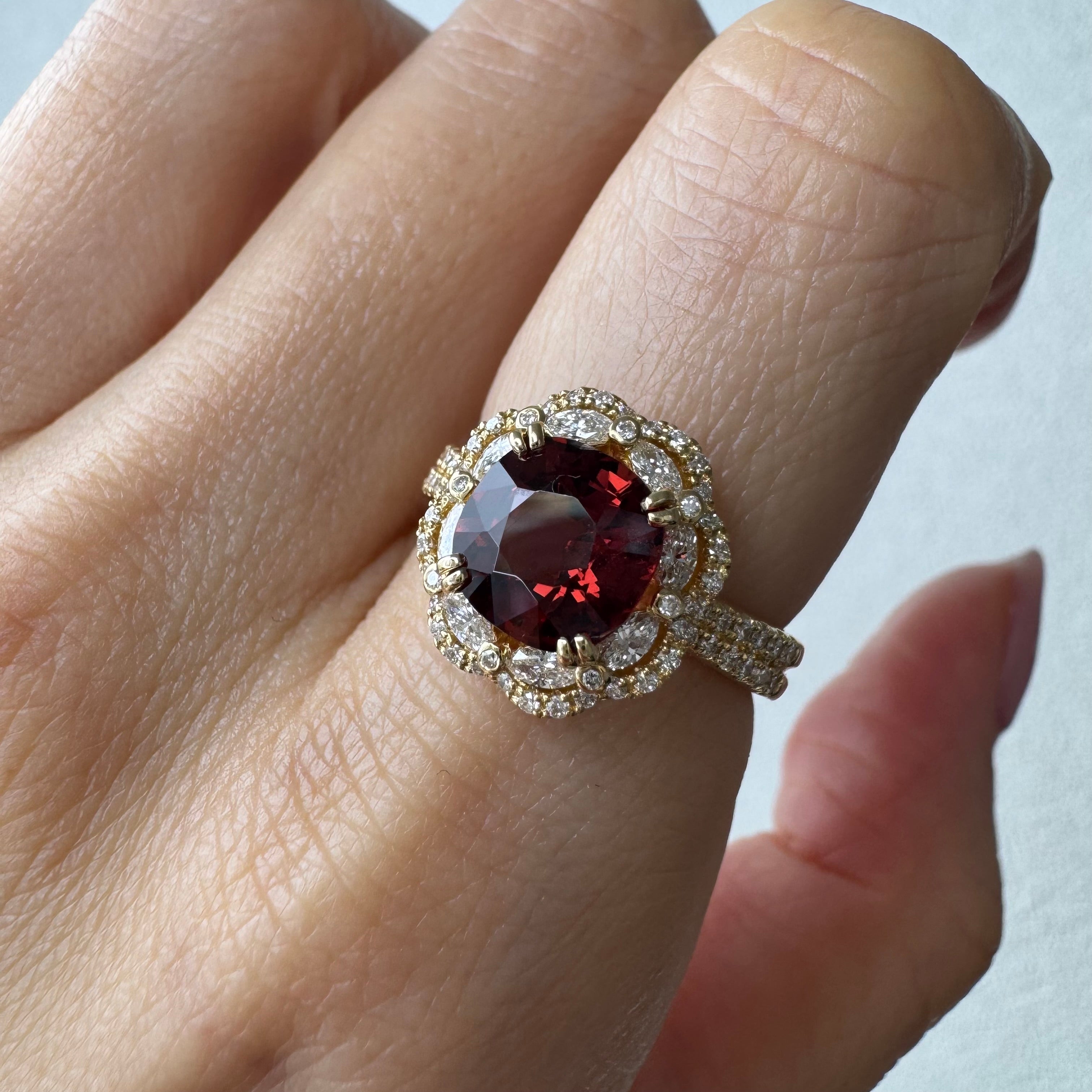 ［特別企画一点物/フルール］リング 幻クラスビルマ産ノーヒートレッドスピネル 2ct YG｜A Jewelry Box 公式通販サイト