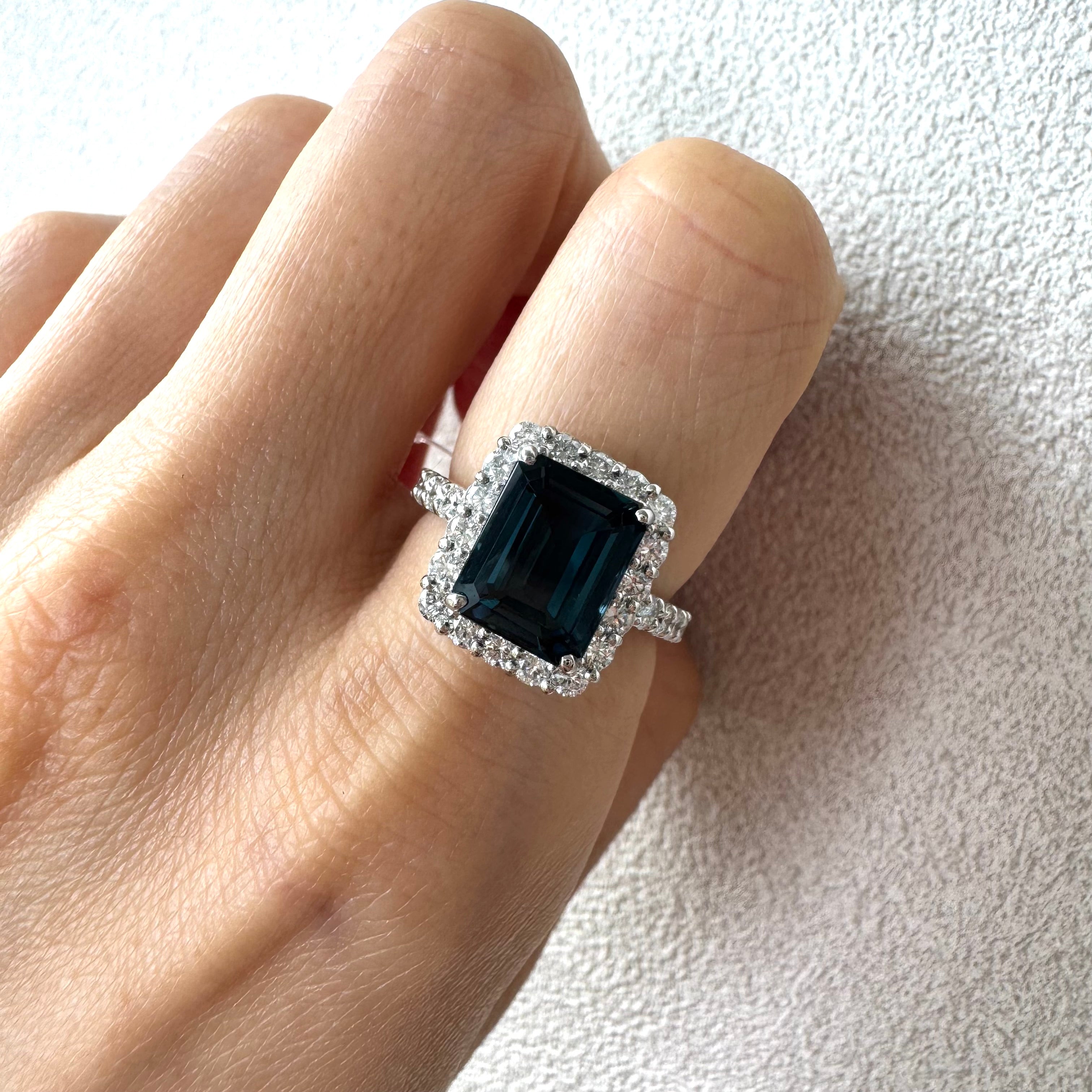 ［オデットの羽飾り］リング ロンドンブルートパーズ 5ct前後 SQ｜A Jewelry Box 公式通販サイト