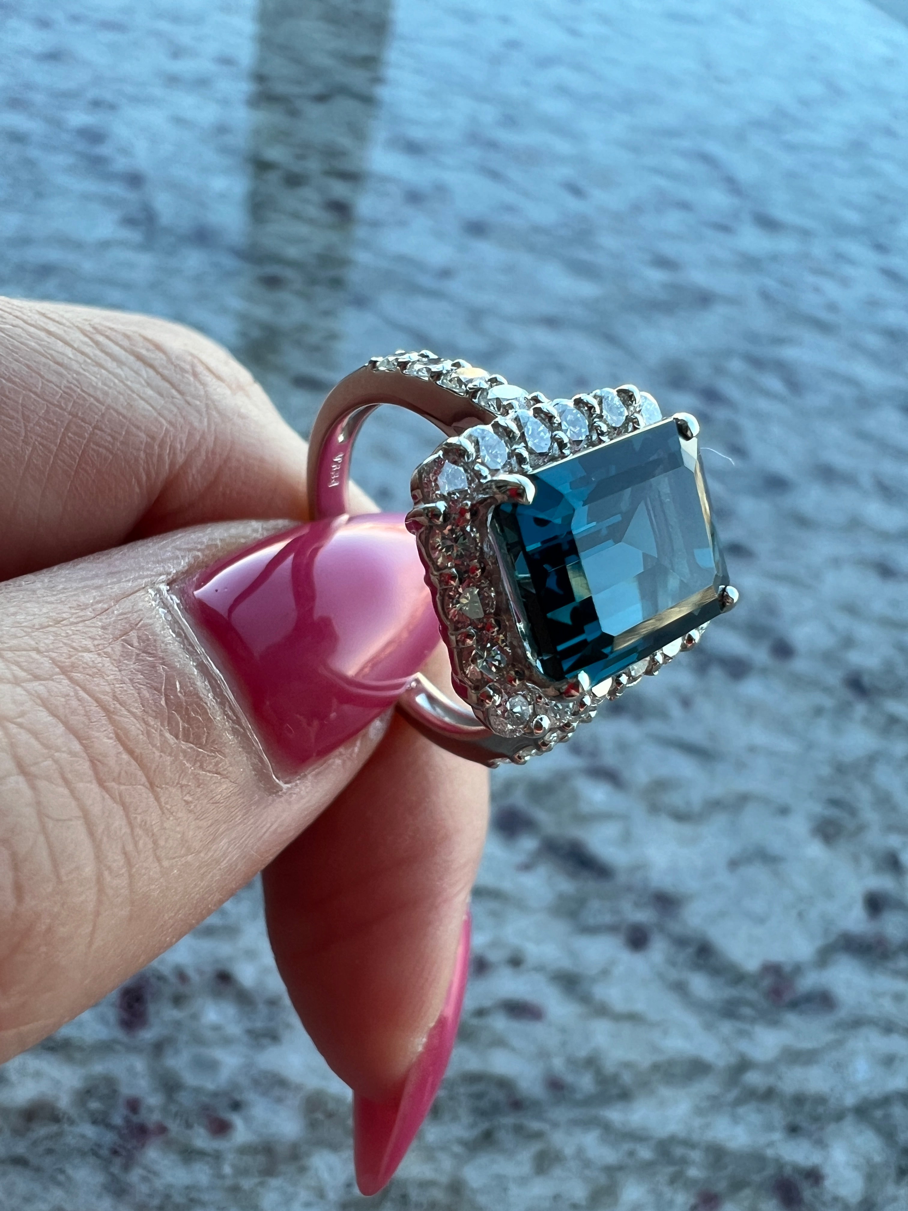 【オデットの羽飾り】リング ロンドンブルートパーズ 中石5ct前後 SQ｜A Jewelry Box 公式通販サイト