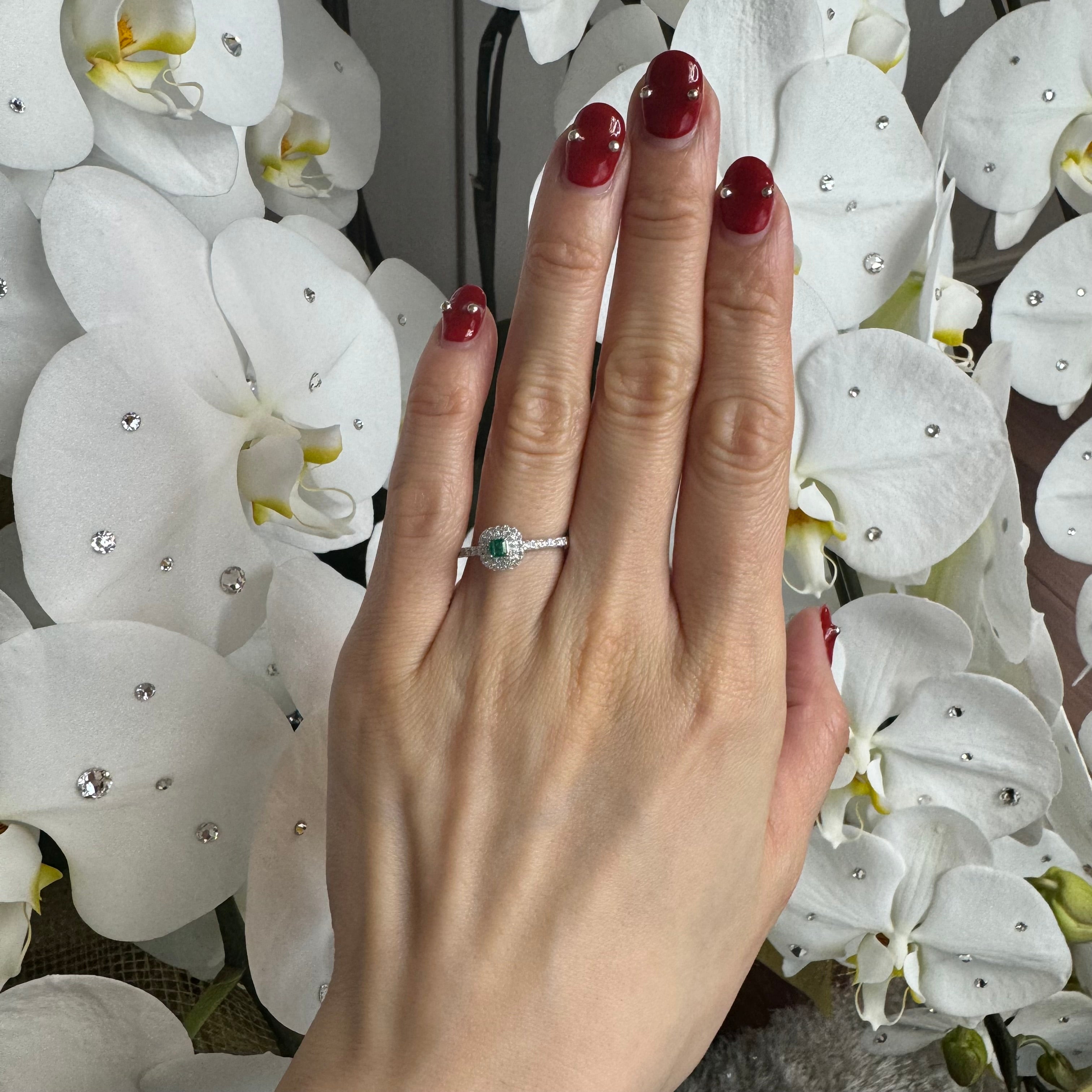 エメラルド 中石0.13CT前後 SQ リング〜綺麗なエメラルド｜A Jewelry Box 公式通販サイト