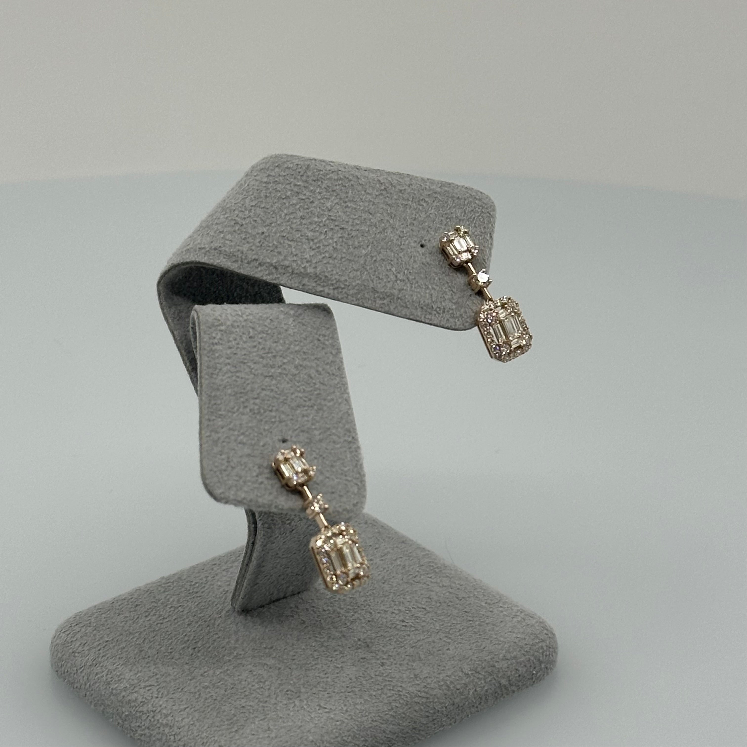［女医さん揺れる］ピアス ダイヤ｜A Jewelry Box 公式通販サイト