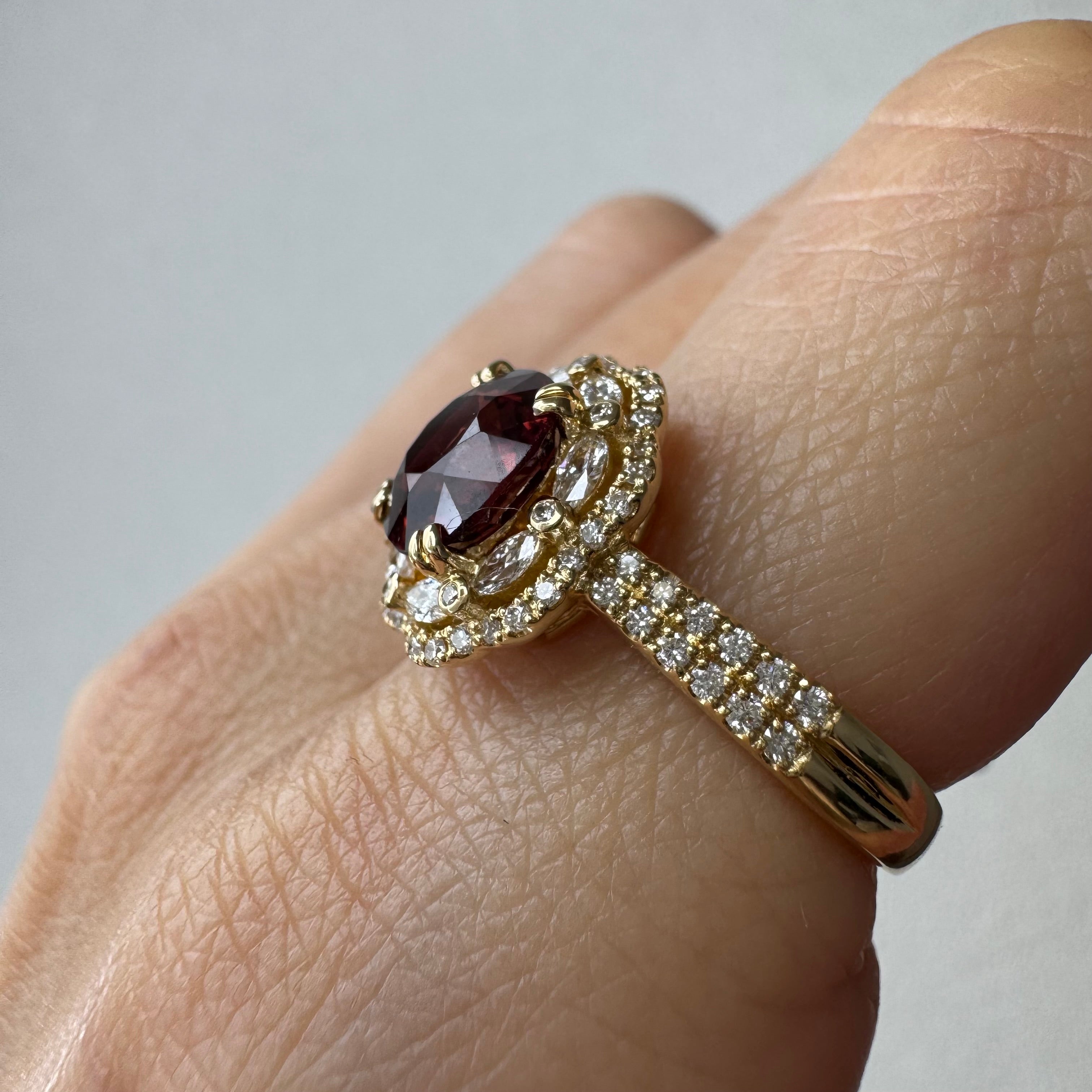［特別企画一点物/フルール］リング 幻クラスビルマ産ノーヒートレッドスピネル 2ct YG｜A Jewelry Box 公式通販サイト
