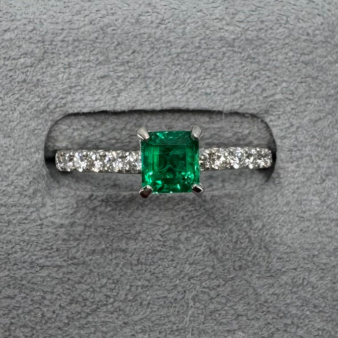 ［アルル］リング エメラルド 0.4ct SQ PT｜A Jewelry Box 公式通販サイト