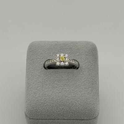 ［3本限定/ジョーヌの隣］リング ファンシーインテンスイエローダイヤ 0.12ct　PT