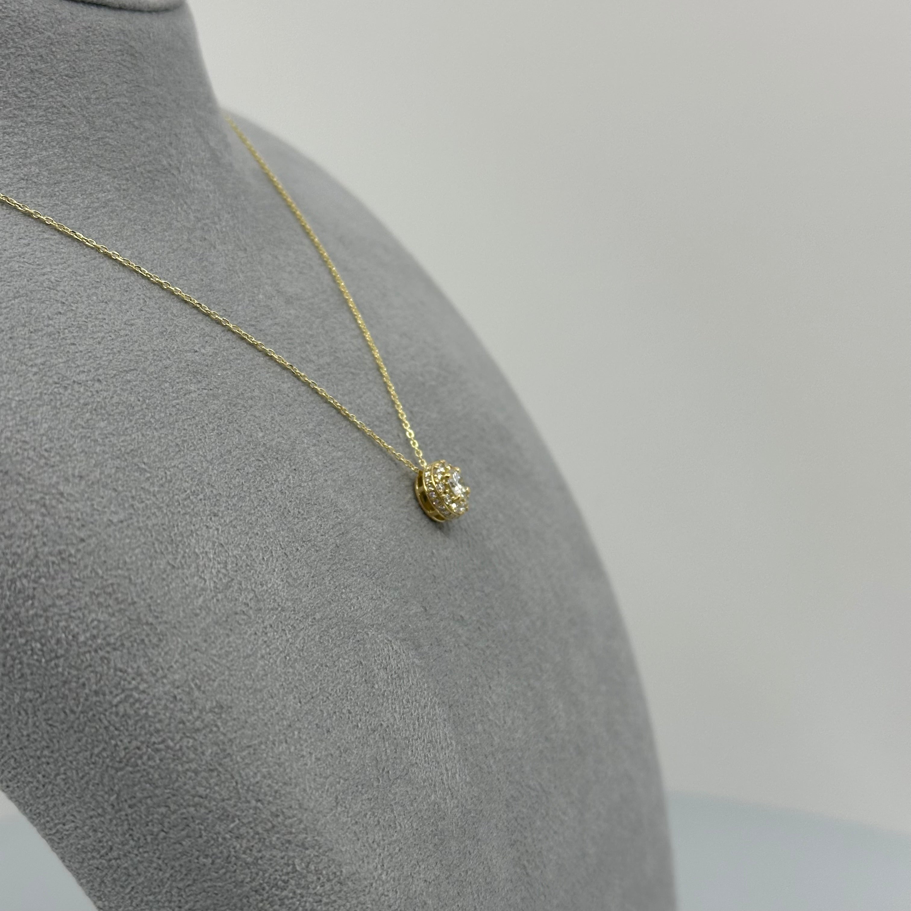 ［ポインターパヴェ］ネックレス ダイヤ 中石0.3ct