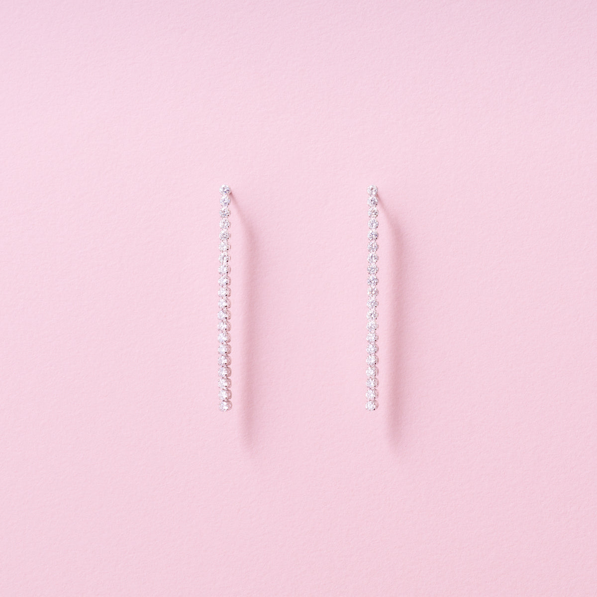 ［エタンスレ0.5ct］ ダイヤモンド揺れるピアス