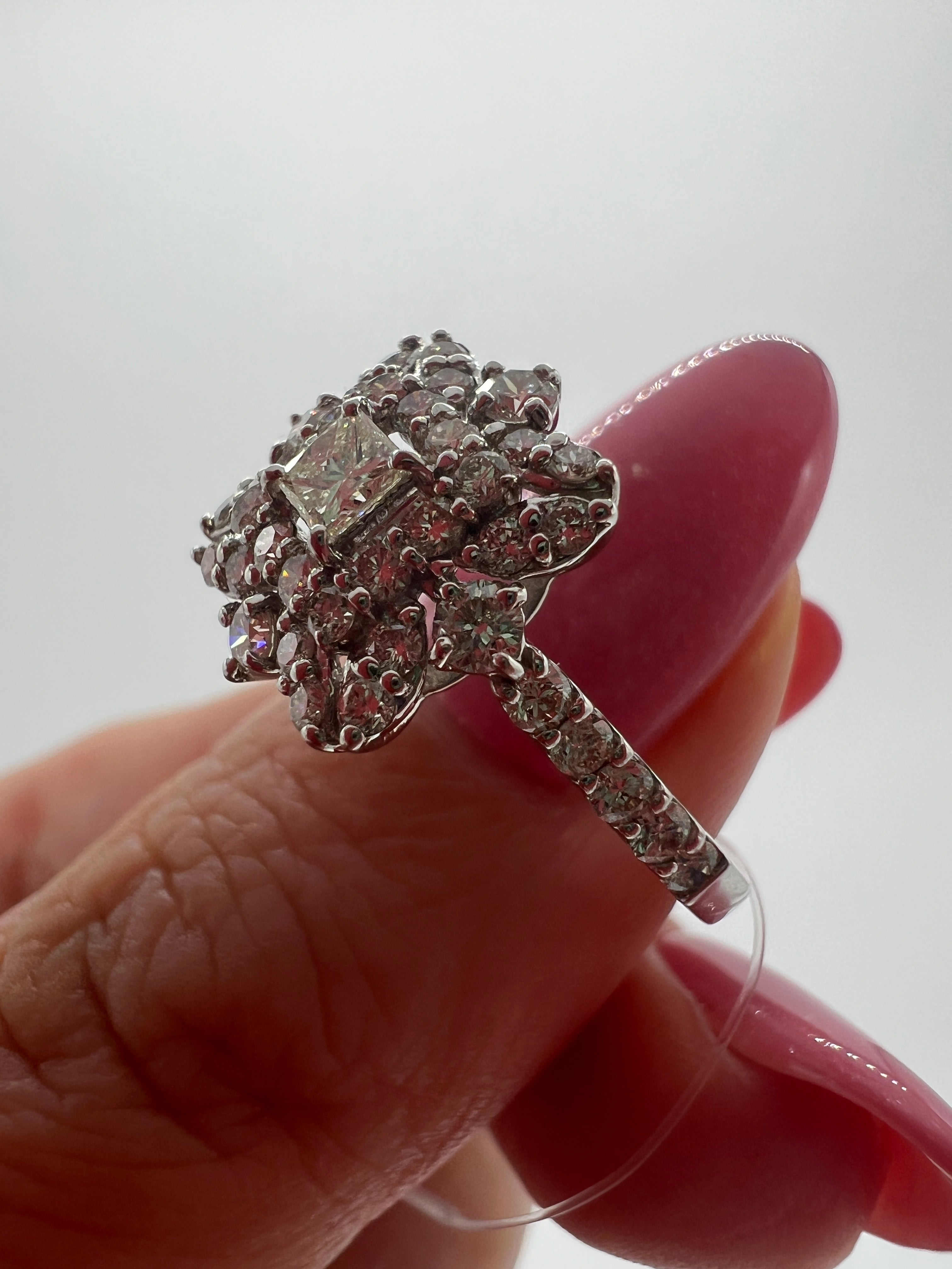 [アラベスク]白ダイヤ&ラウンドメレ｜A Jewelry Box 公式通販サイト