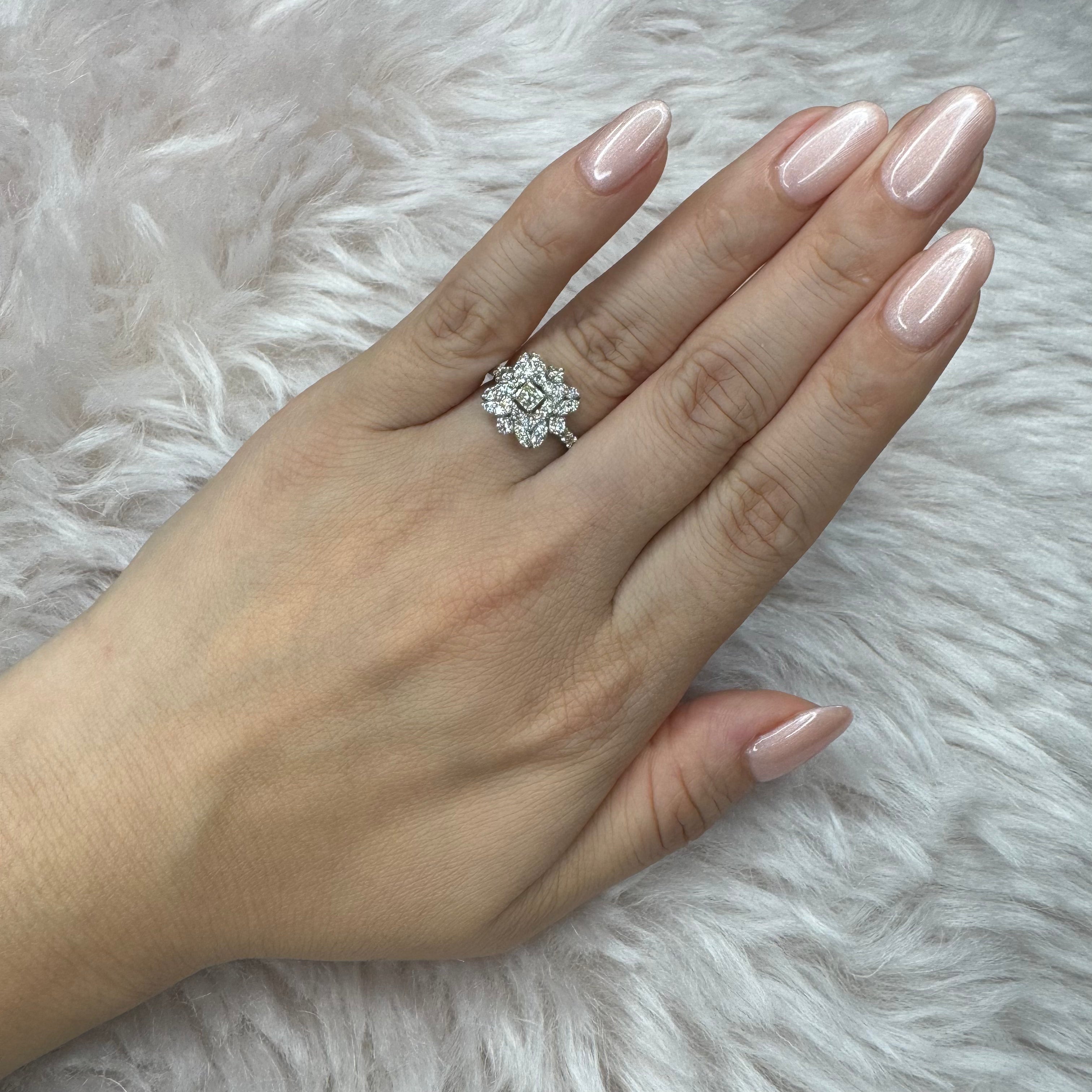 [アラベスク]白ダイヤ&ラウンドメレ｜A Jewelry Box 公式通販サイト