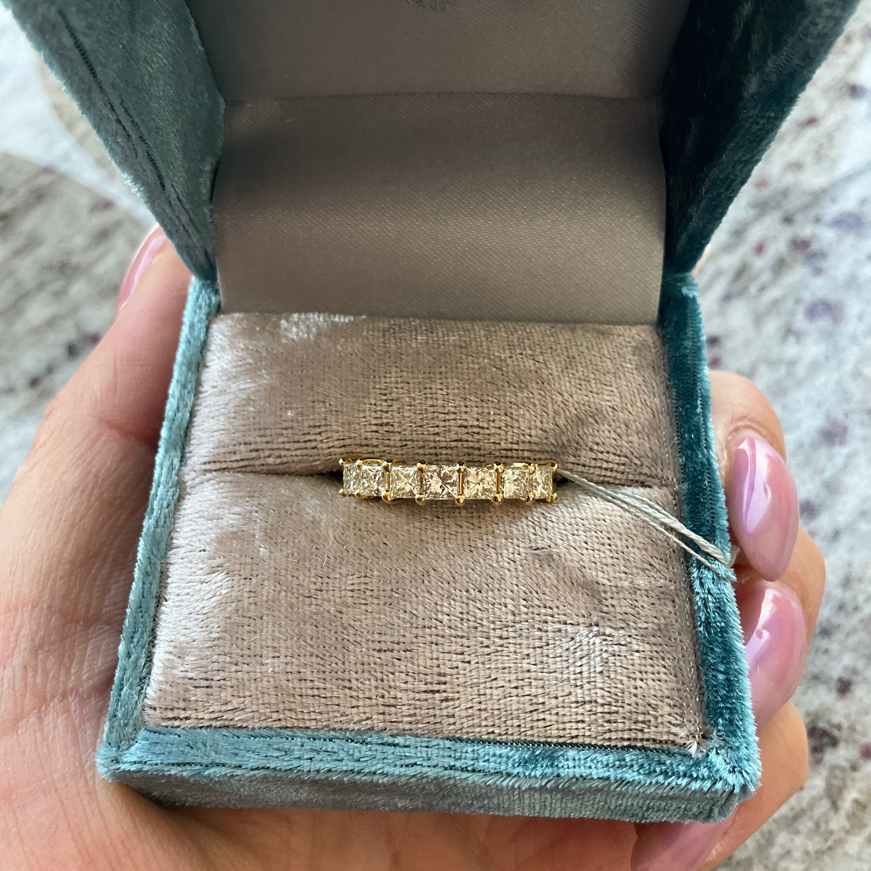 ハーフエタニティ｜A Jewelry Box 公式通販サイト