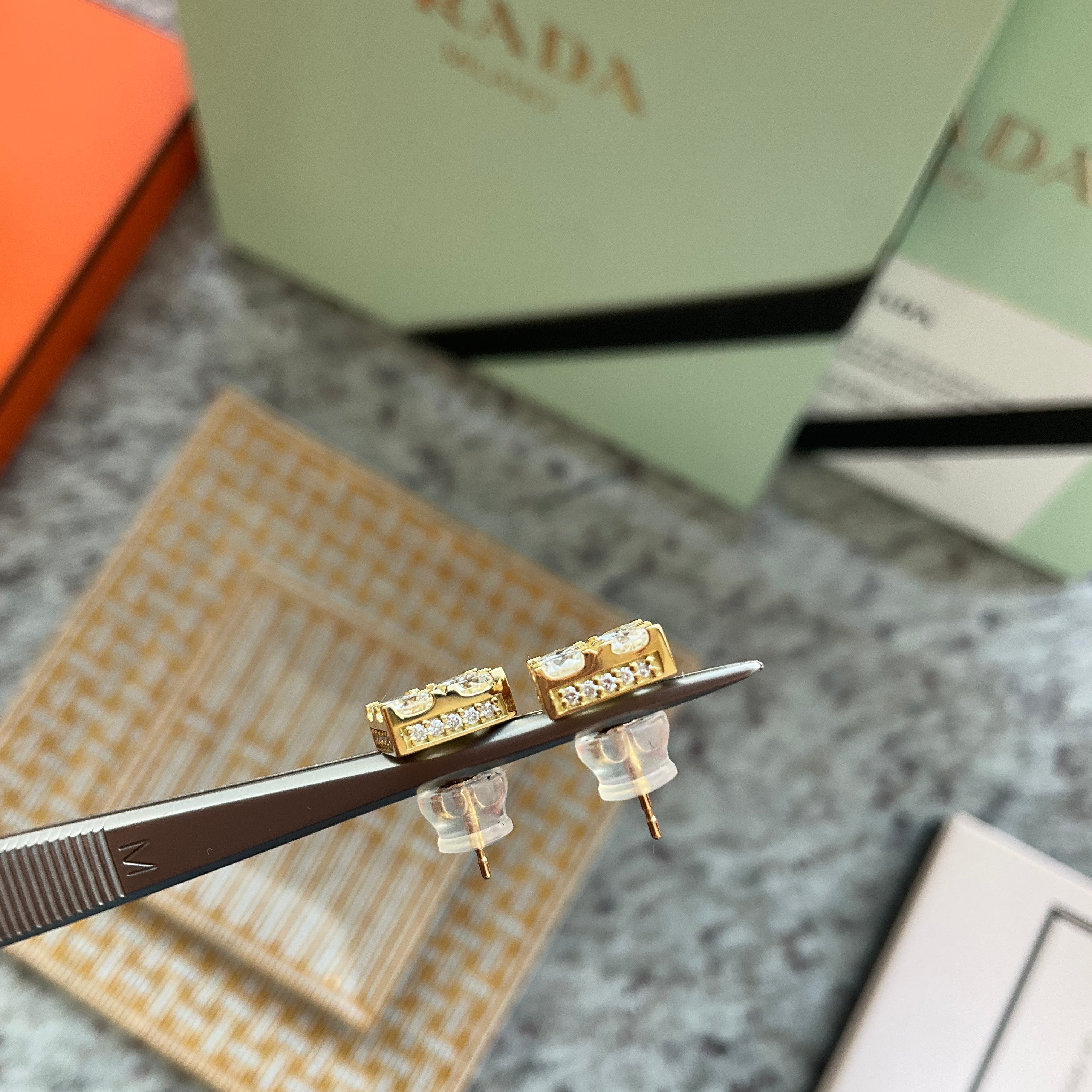 ワッフルピアス D0.9ct×2前後 SQ K18YG/K18WG/K18PG｜A Jewelry Box 公式通販サイト