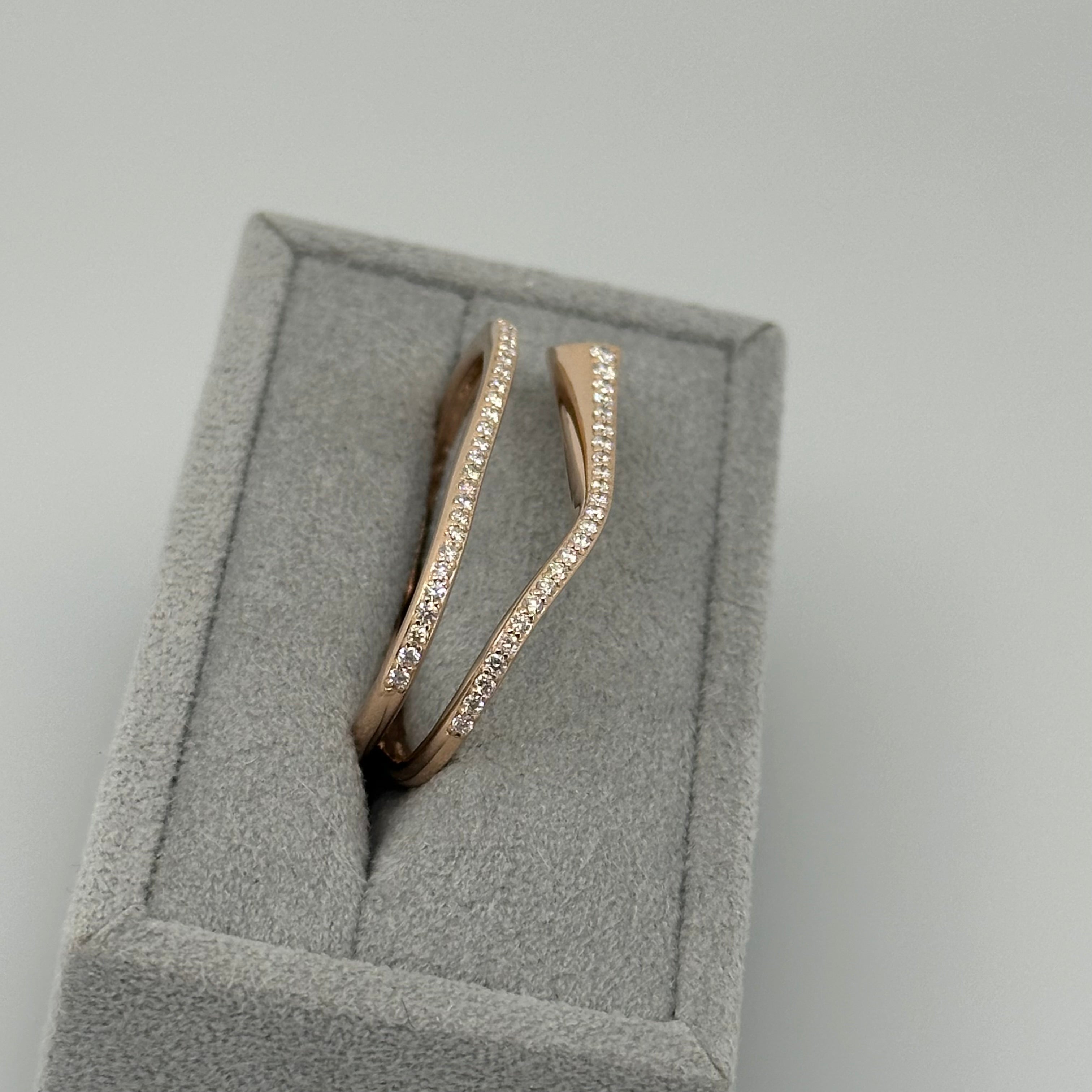 ［新作/シャイニーハグ］ リング ダイヤ