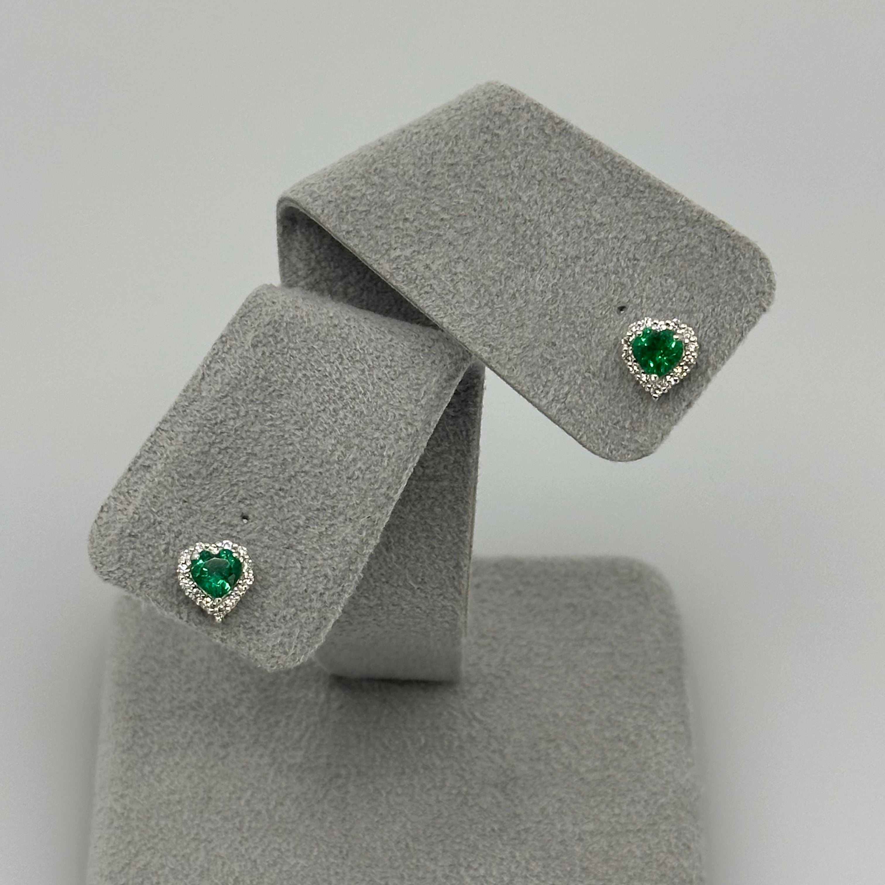 ［一点物］ エメラルドピアス 中石0.3ct前後×2 HS PT