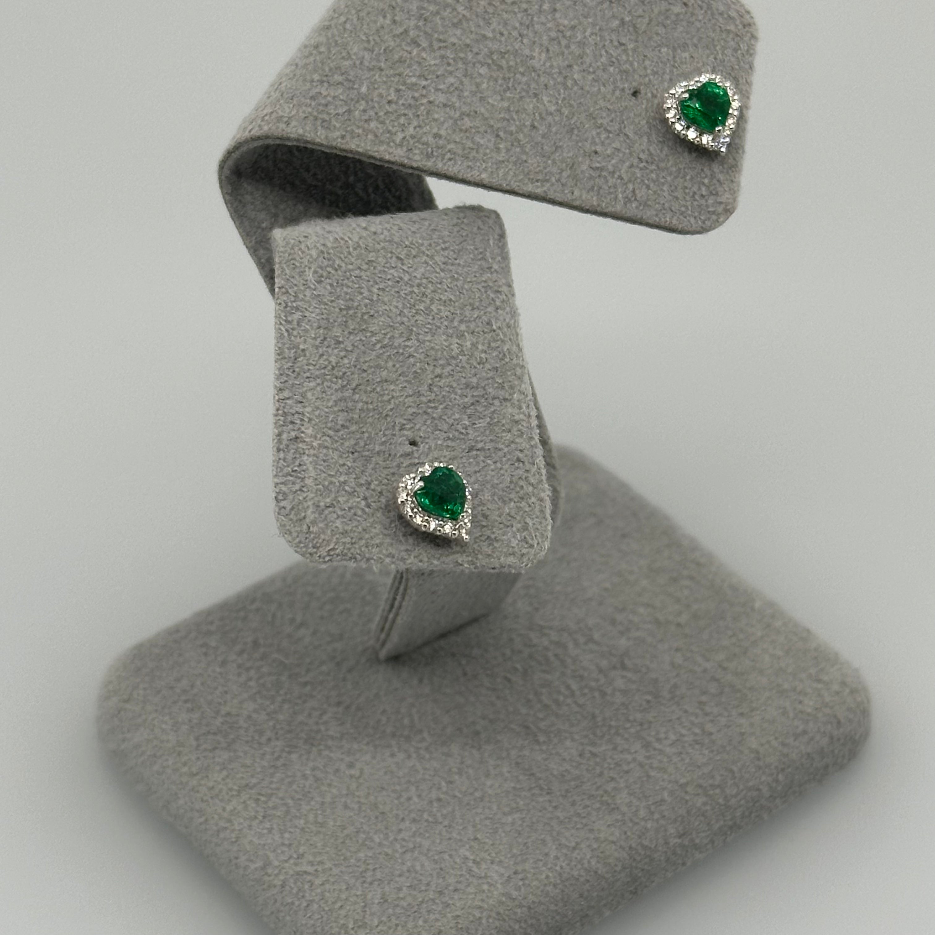 ［一点物］ エメラルドピアス 中石0.3ct前後×2 HS PT