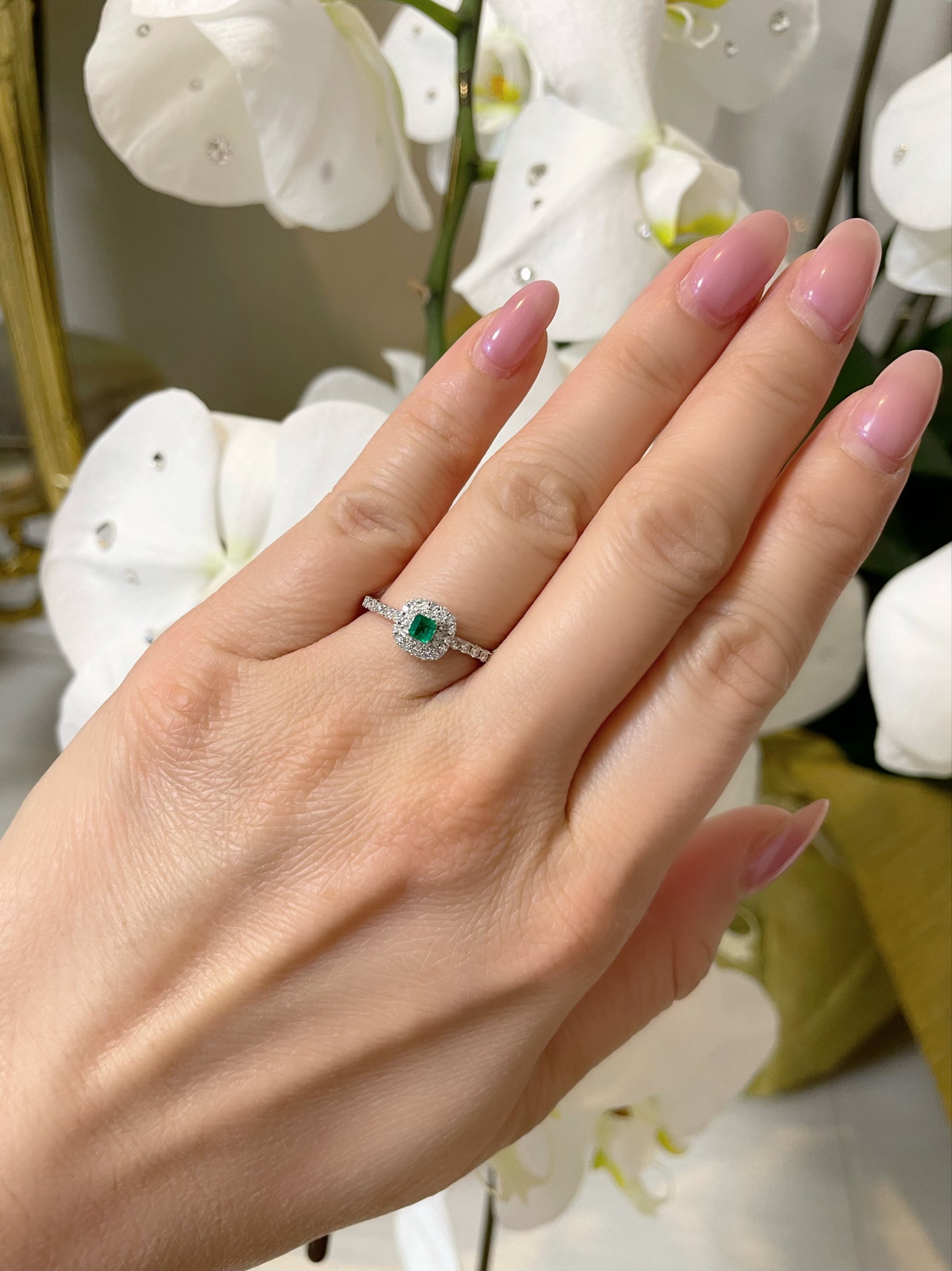 エメラルド 中石0.1ct前後 SQ PT リング｜A Jewelry Box 公式通販サイト