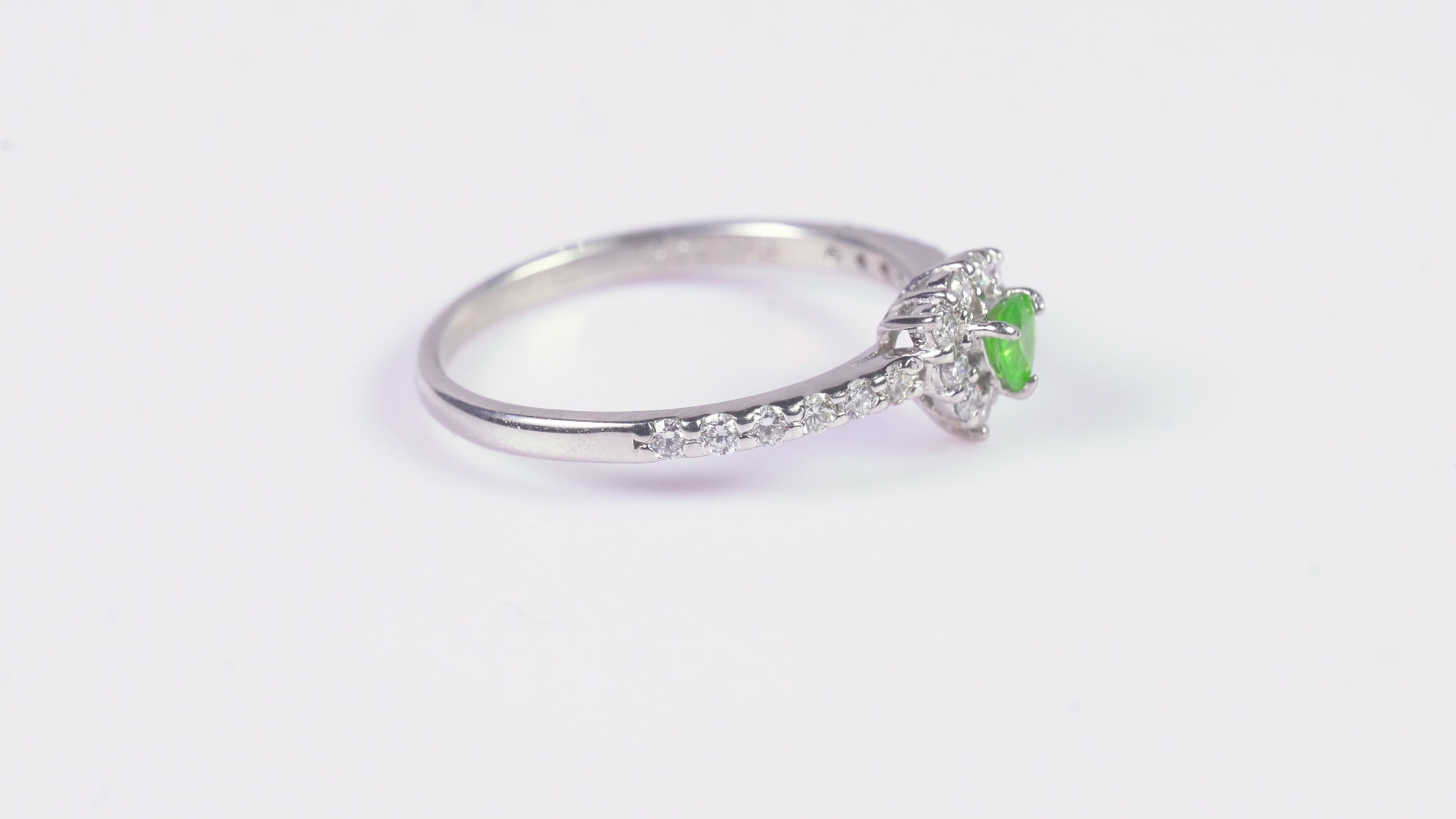 トリリアントカットデマントイドガーネット｜A Jewelry Box 公式通販サイト