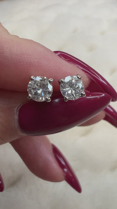 中石0.3CT ポインターシリーズ ノーマルピアス｜A Jewelry Box 公式通販サイト