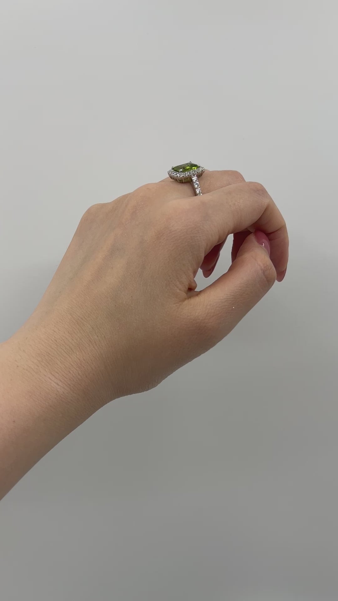 【チュチュの音色】リング ペリドット 中石3ct前後 SQ｜A Jewelry Box 公式通販サイト
