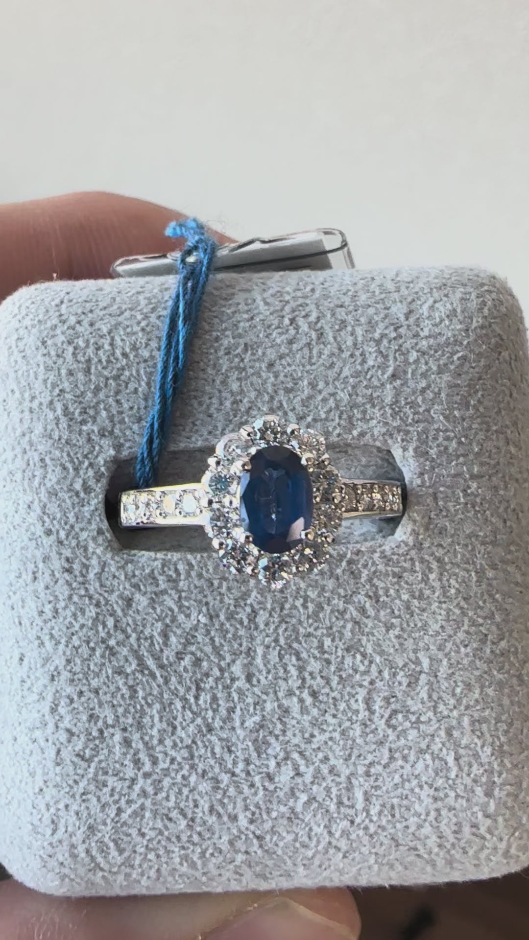 1点のみ 希少 ロイヤルブルーサファイア 中石0.58ctPT R〜AIGS｜A Jewelry Box 公式通販サイト