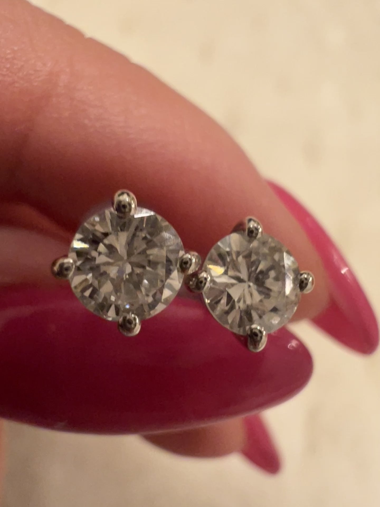 中石0.3CT ポインターシリーズ ノーマルピアス｜A Jewelry Box 公式通販サイト