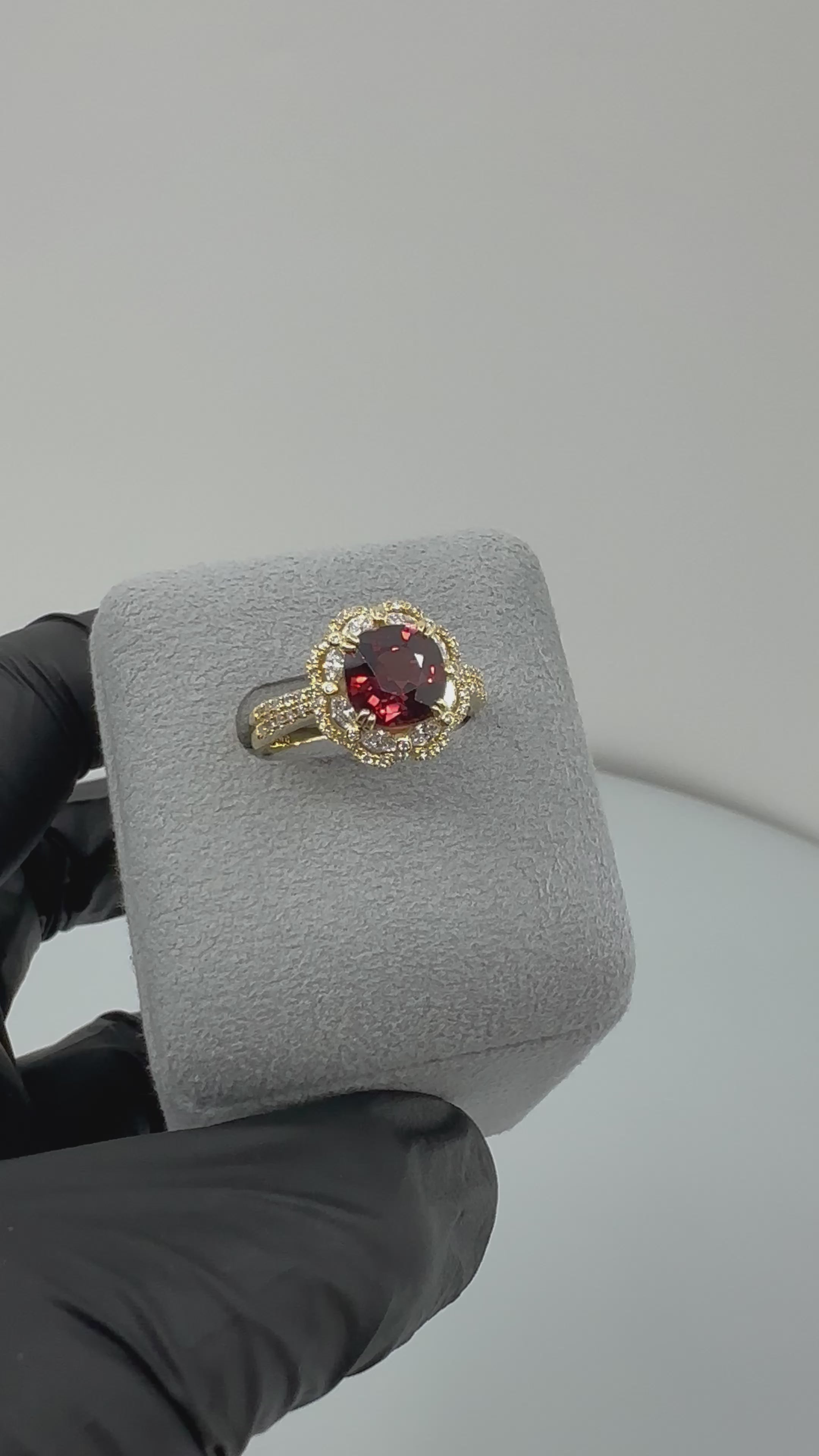 ［特別企画一点物/フルール］リング 幻クラスビルマ産ノーヒートレッドスピネル 2ct YG｜A Jewelry Box 公式通販サイト