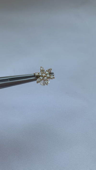 雪の結晶みたいなシンプルピアス　ダイヤ(0.2ct×2)｜A Jewelry Box 公式通販サイト
