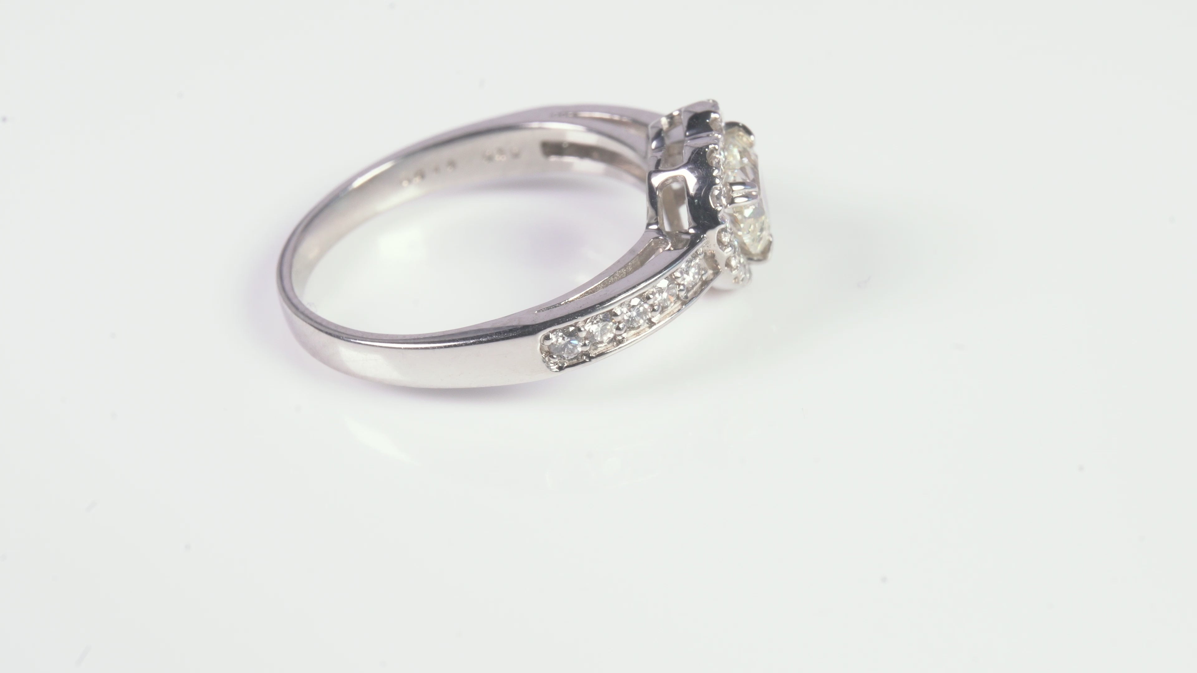 HS中石0.6ct-VS細取巻きダイヤリング｜A Jewelry Box 公式通販サイト